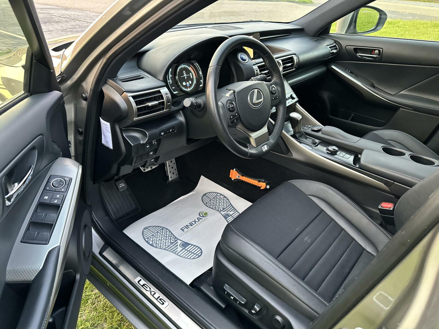 Foto van Lexus Is