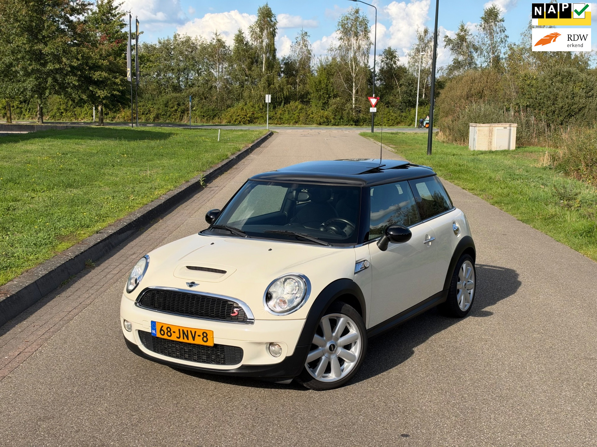 Mini Mini Cooper S 1.6 Cooper S Chili PANO/LEER/XENON 2009 - voorkant