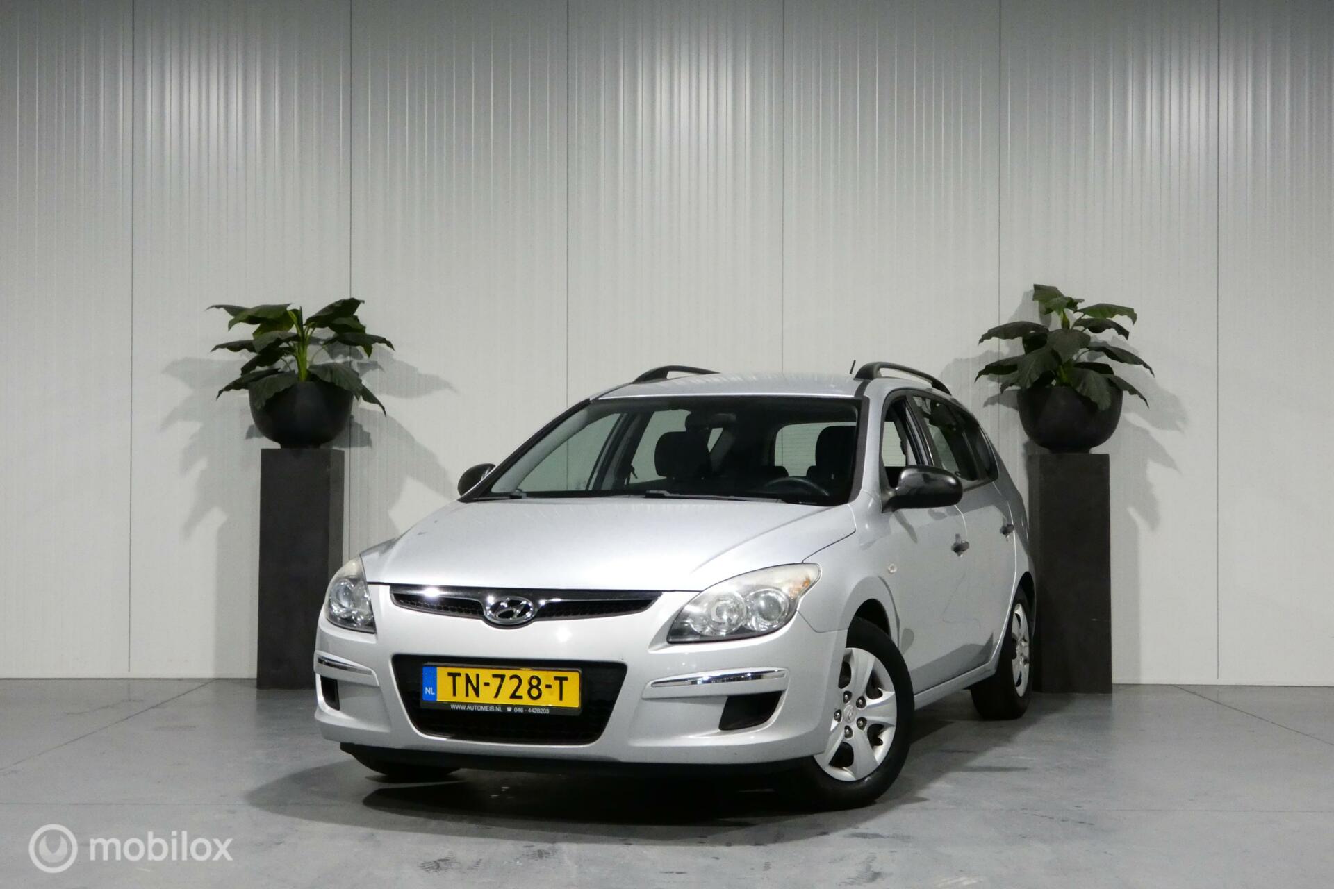 Hyundai I30 CW 1.4i Blue Active Cool 2010 - voorkant