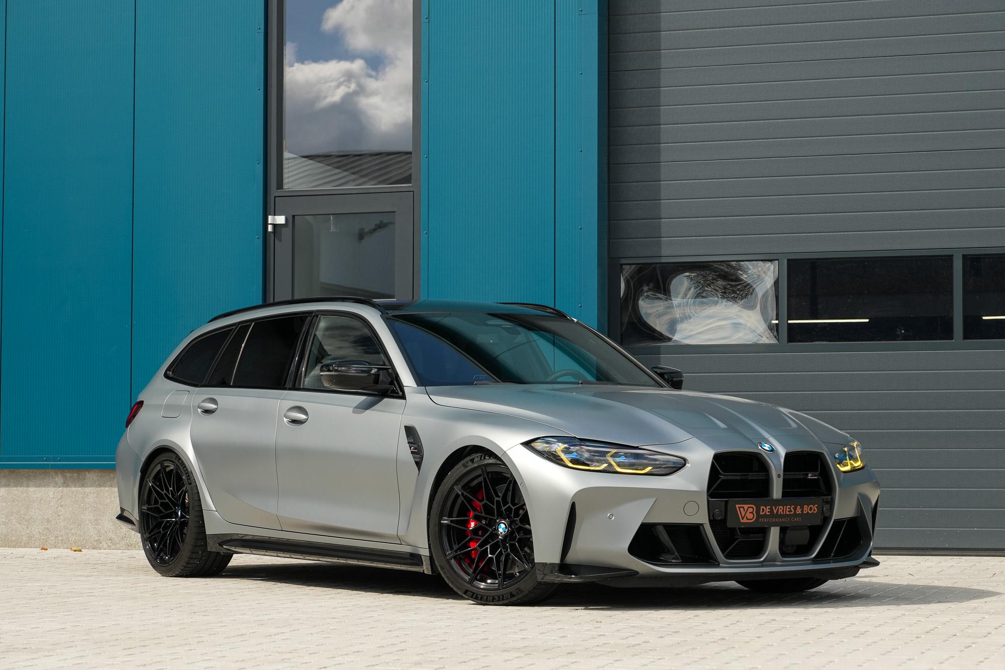BMW M3 Competition M xDrive frozen pure grey 2023 - voorkant