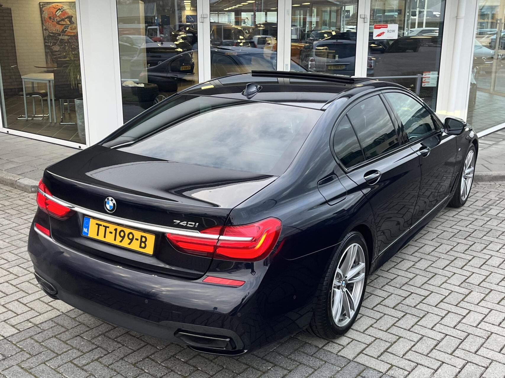 Foto van BMW 740i