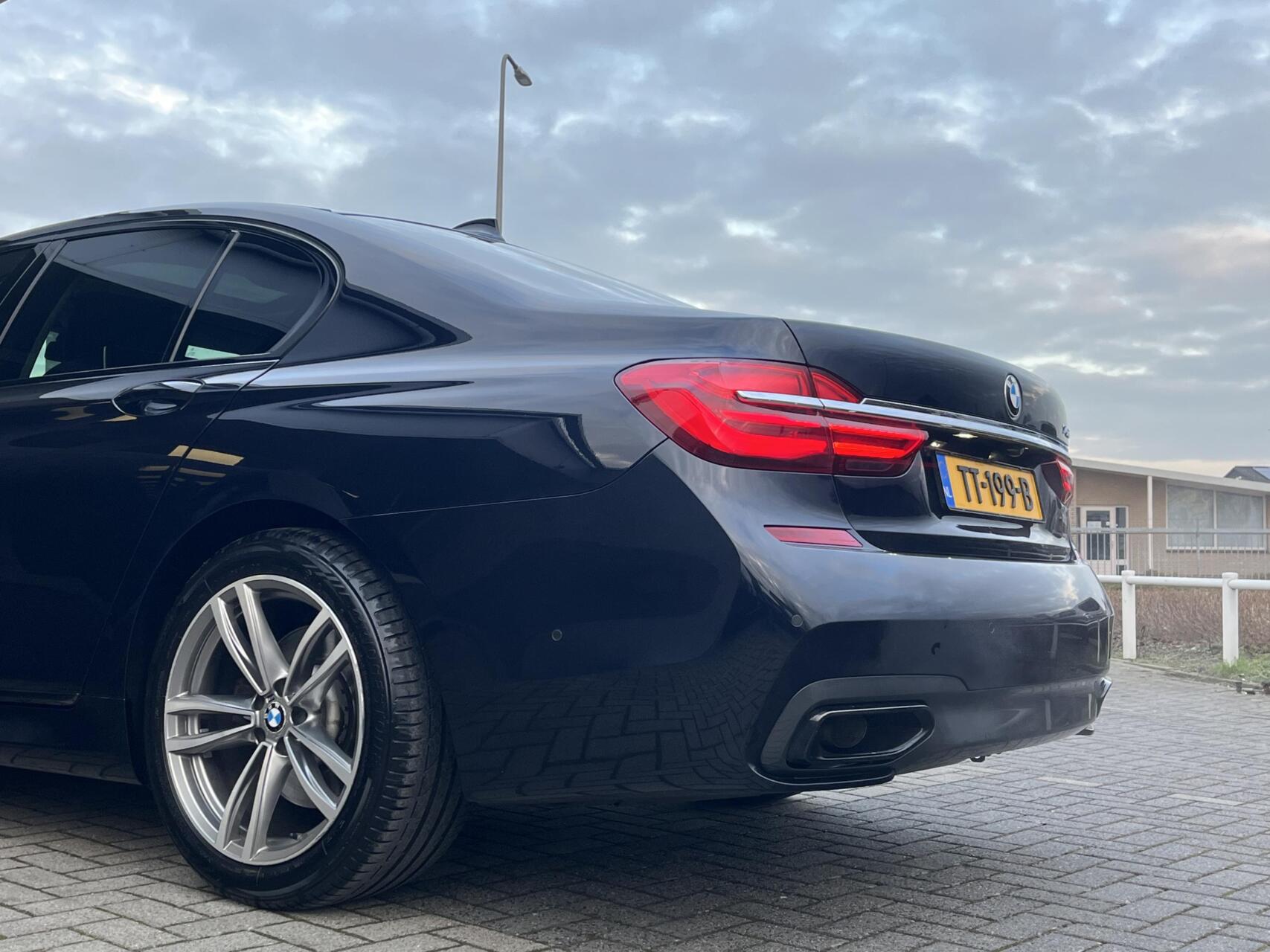 Foto van BMW 740i