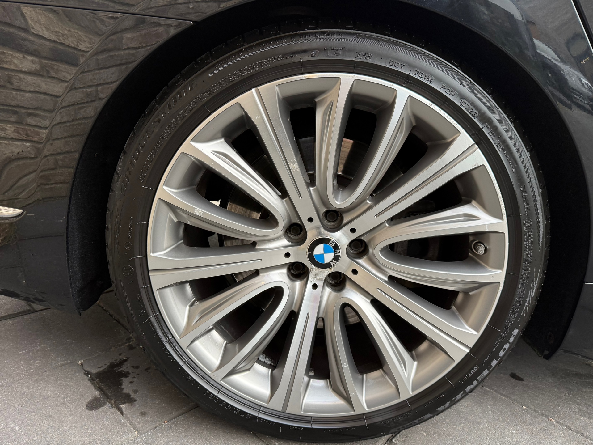 Foto van BMW 750i xDrive