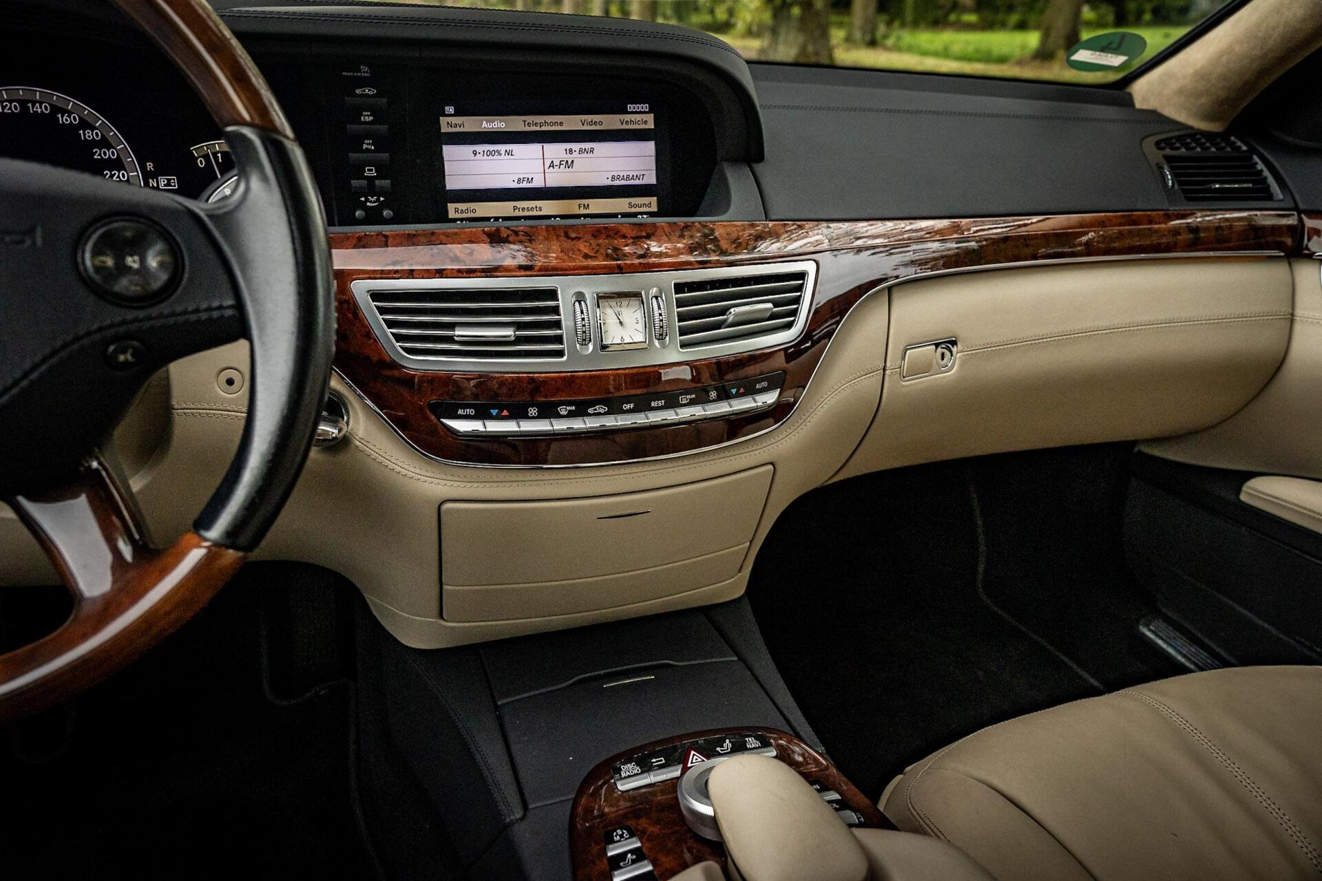 Foto van Mercedes-Benz S 450