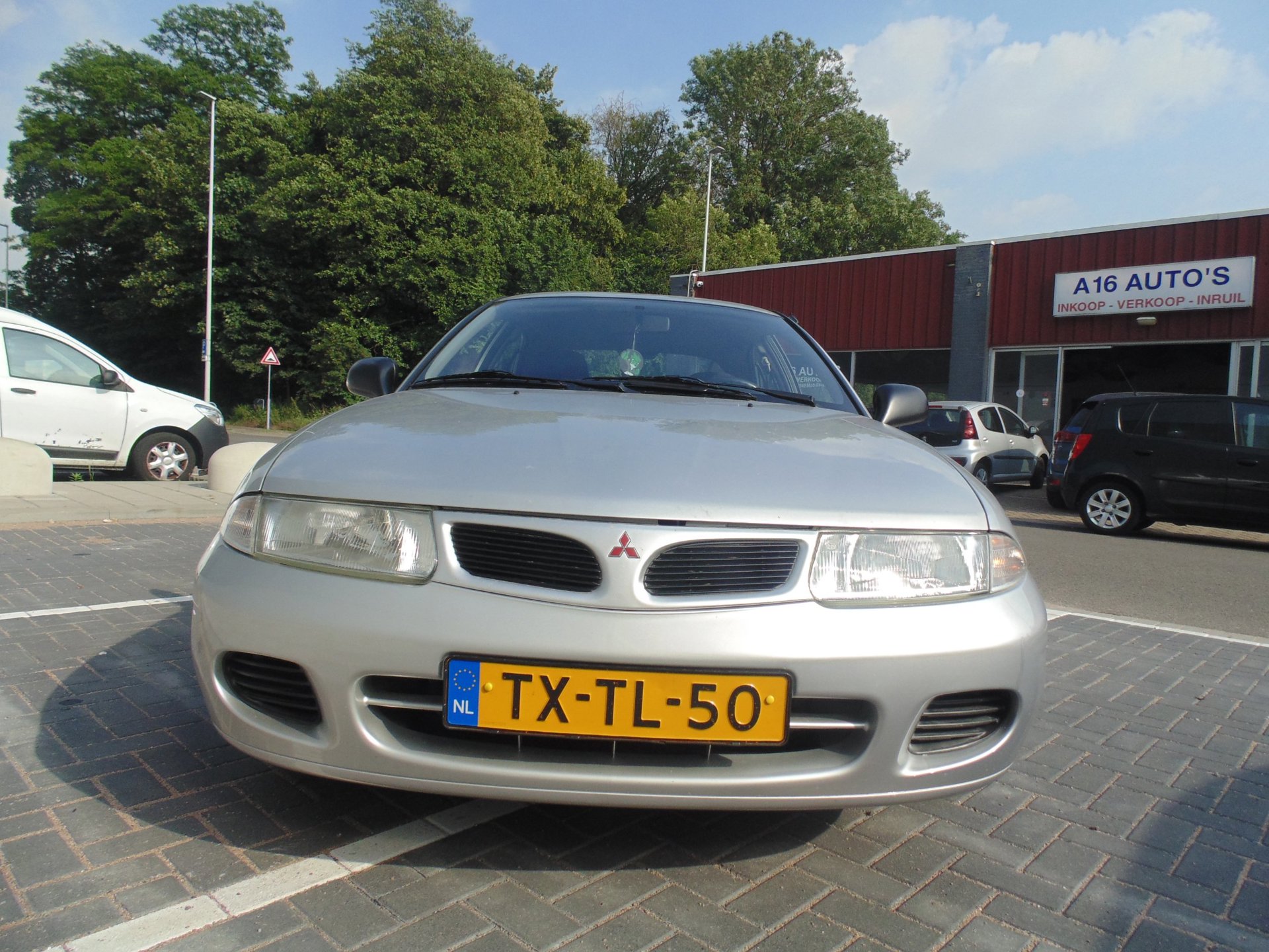 Foto van Mitsubishi Carisma