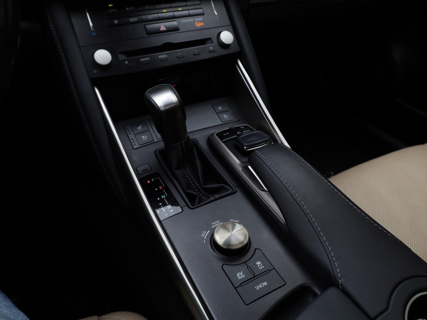 Foto van Lexus Lexus Is300h