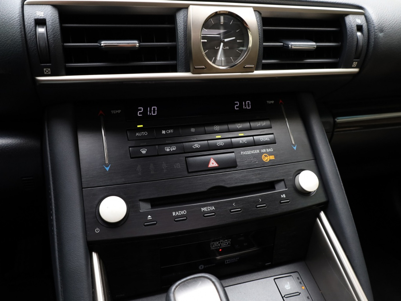 Foto van Lexus Lexus Is300h