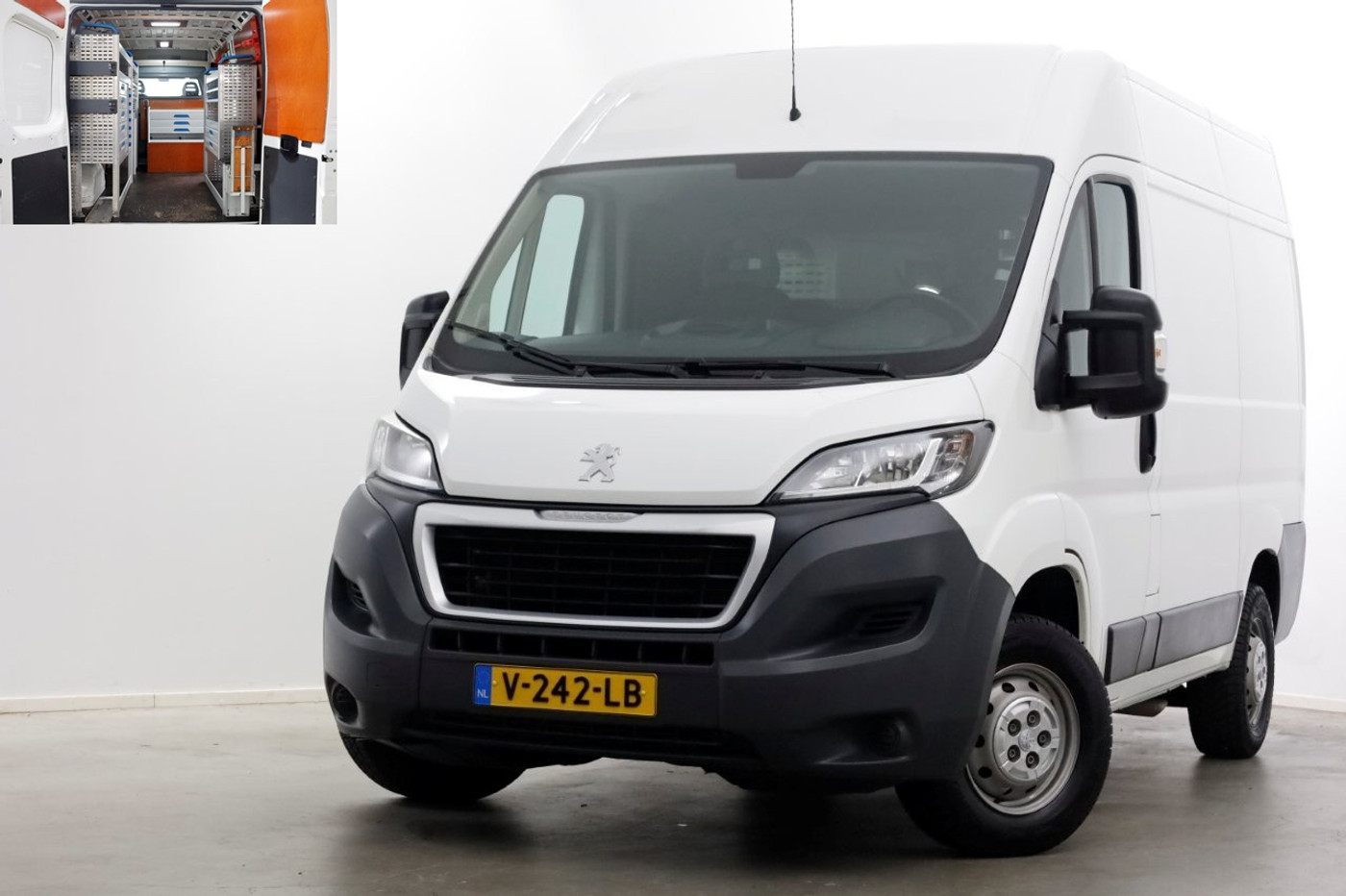 Peugeot Boxer 2.0 BlueHDI 130pk E6 L1H2 Premium Navi/Camera/Inrichting 01-2018 2018 - voorkant