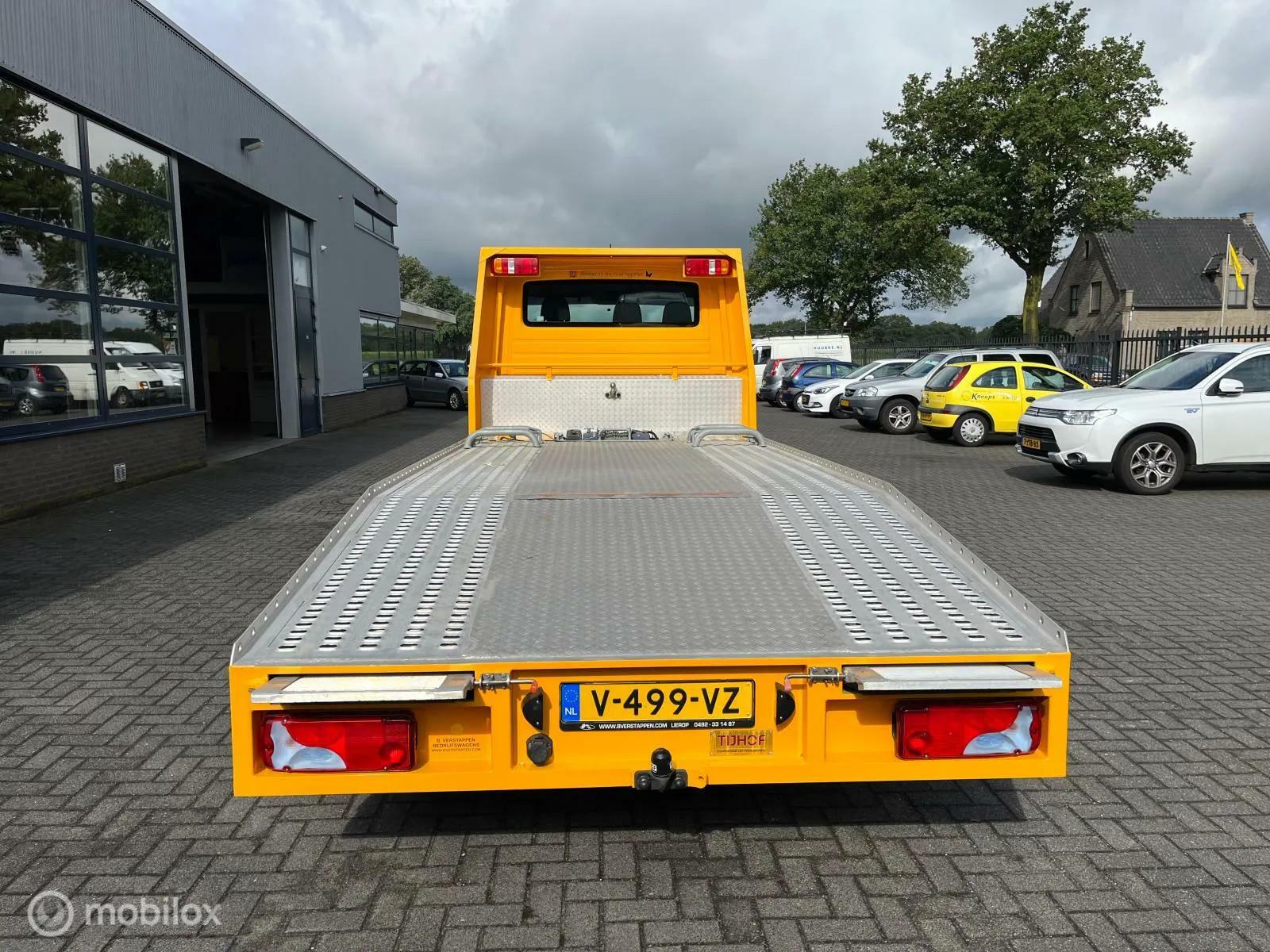 Foto van Man Tge