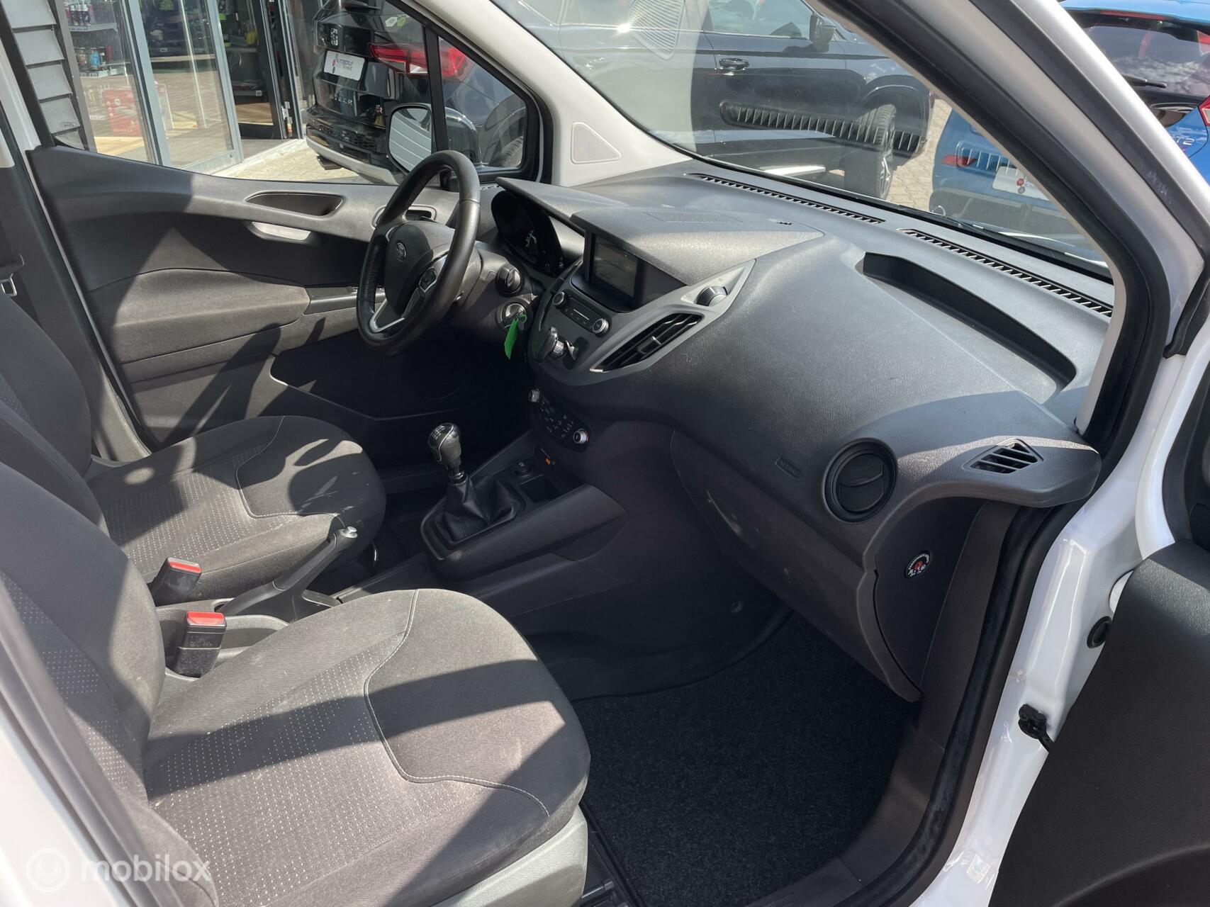Foto van Ford Transit Courier