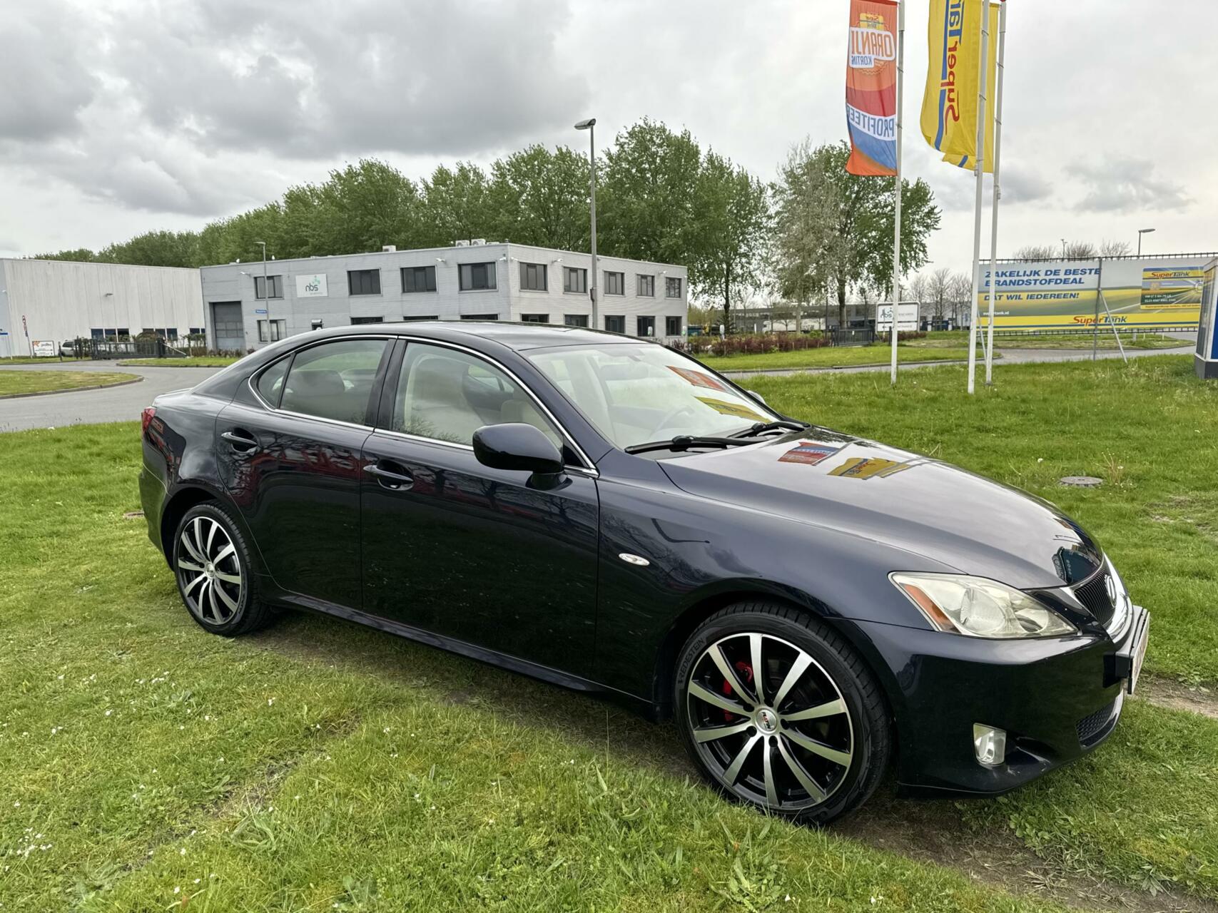Foto van Lexus Is