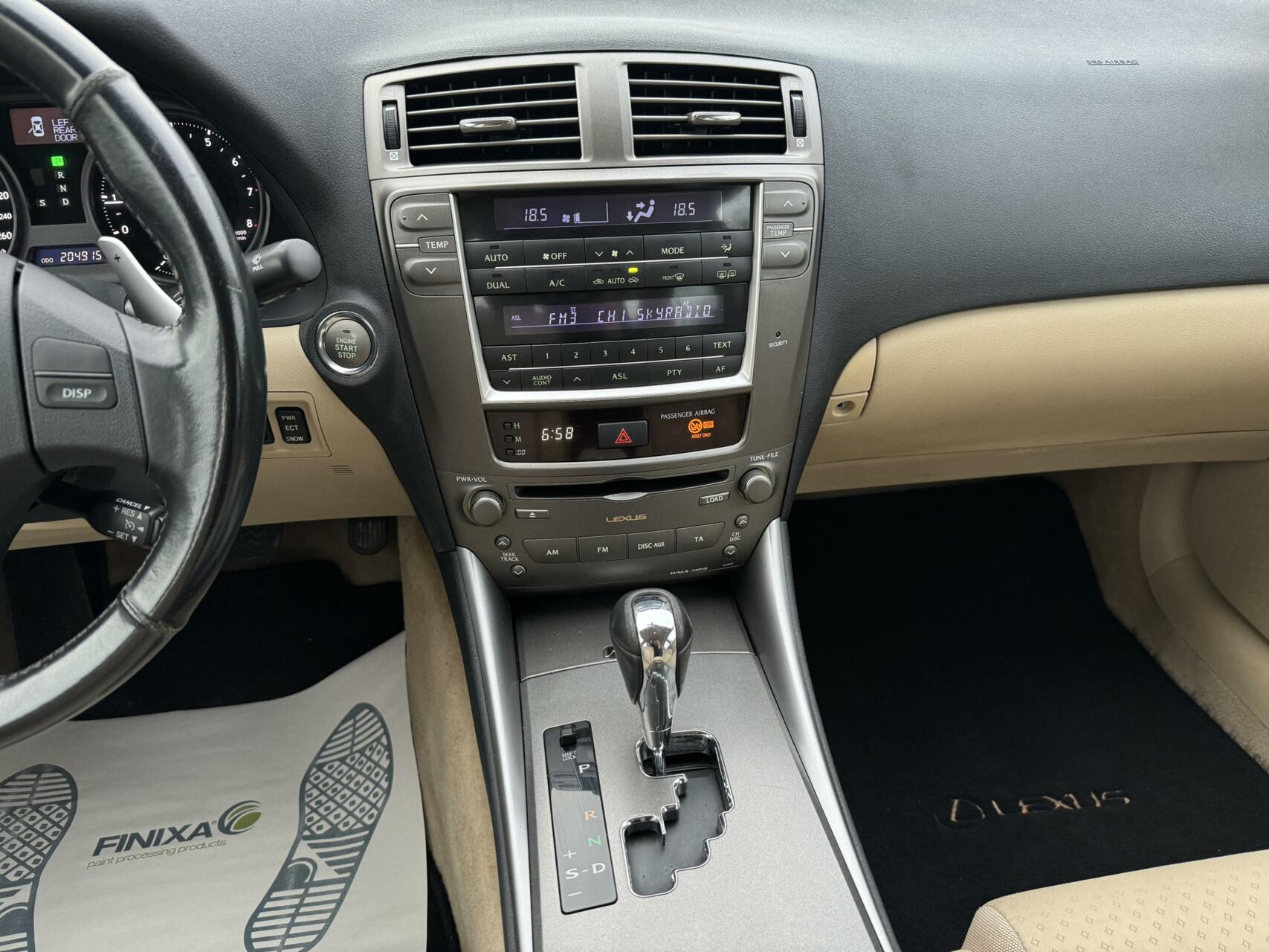 Foto van Lexus Is