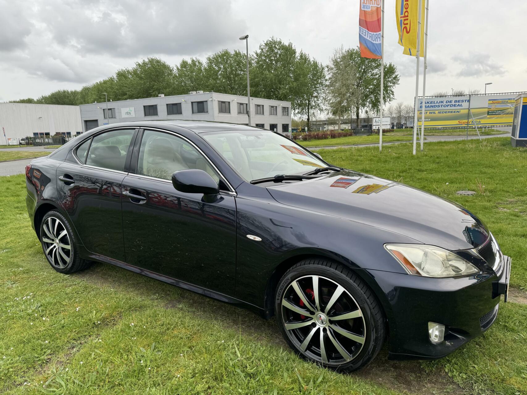 Foto van Lexus Is