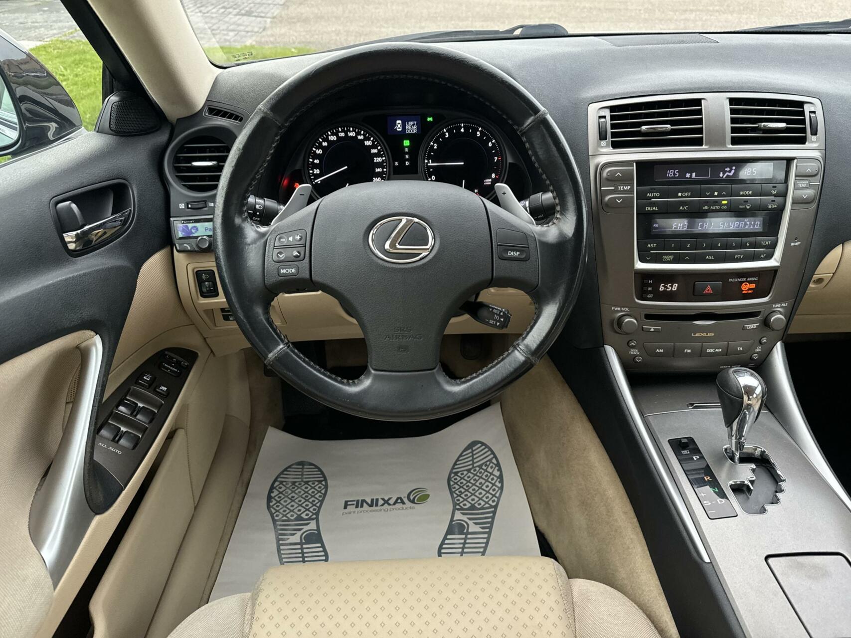 Foto van Lexus Is