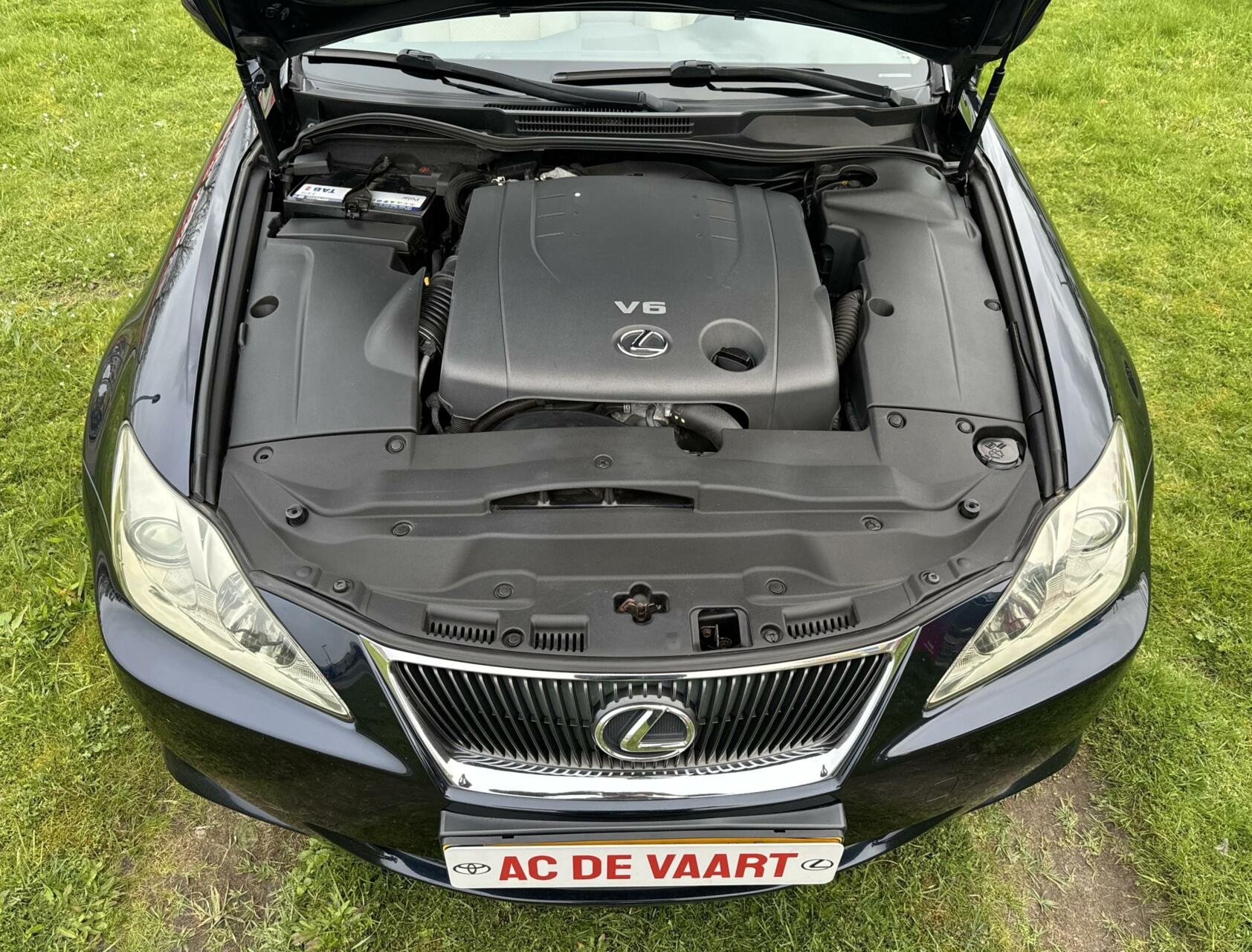 Foto van Lexus Is