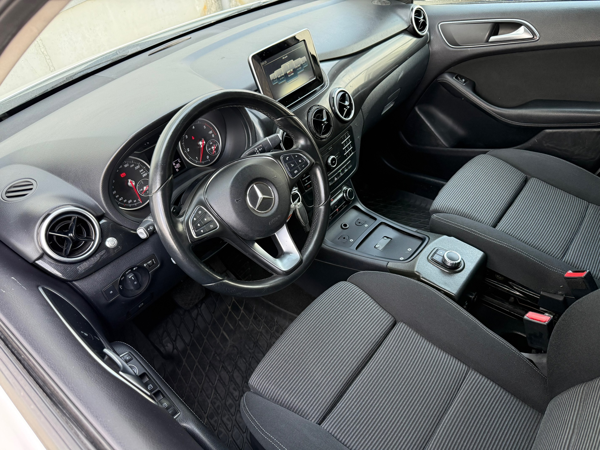 Foto van Mercedes-Benz B 220 D