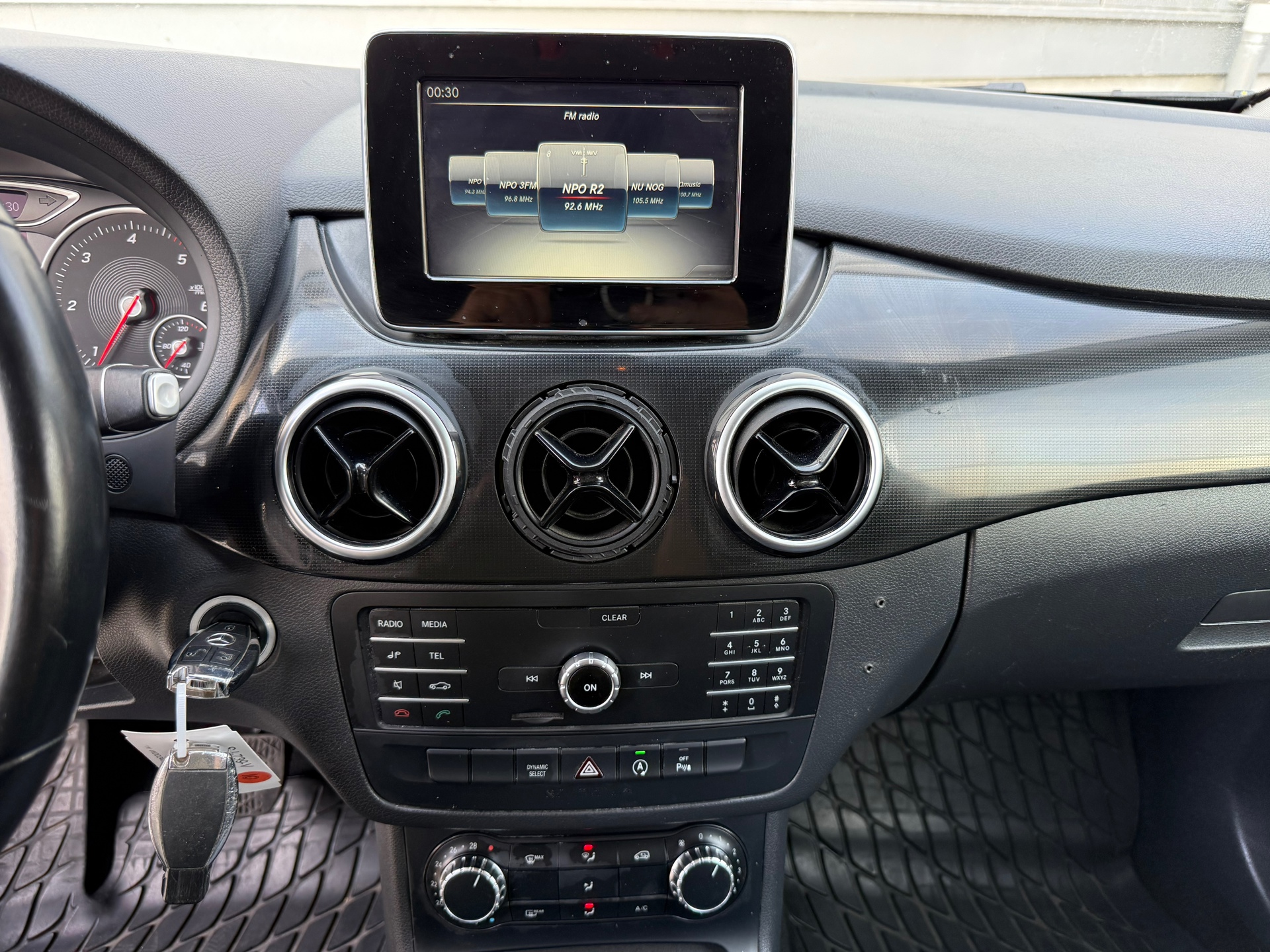 Foto van Mercedes-Benz B 220 D
