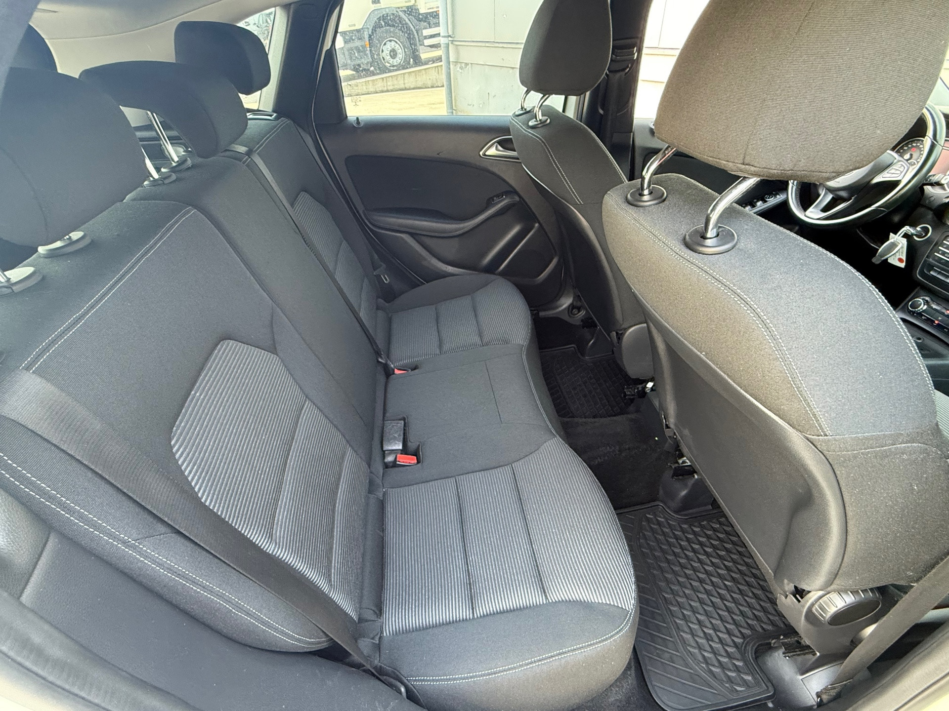 Foto van Mercedes-Benz B 220 D