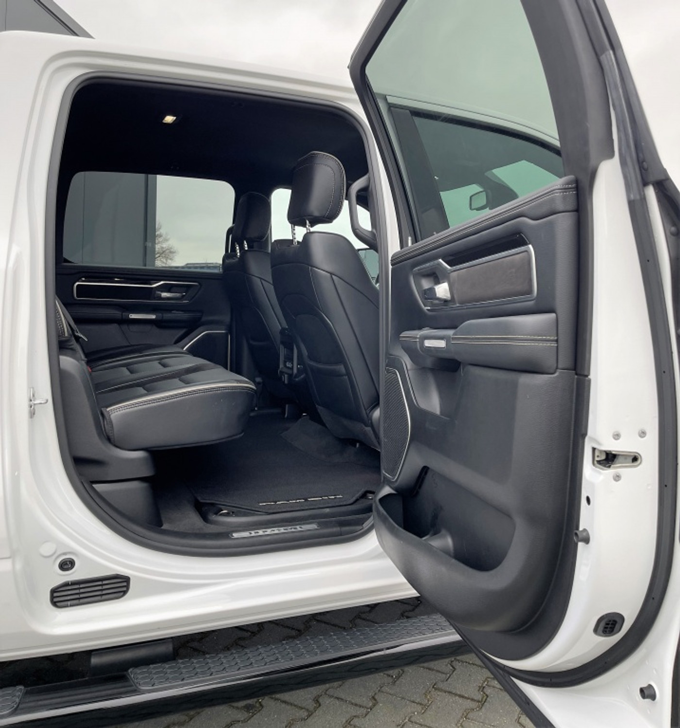 Foto van Ram Ram 1500 Laramie