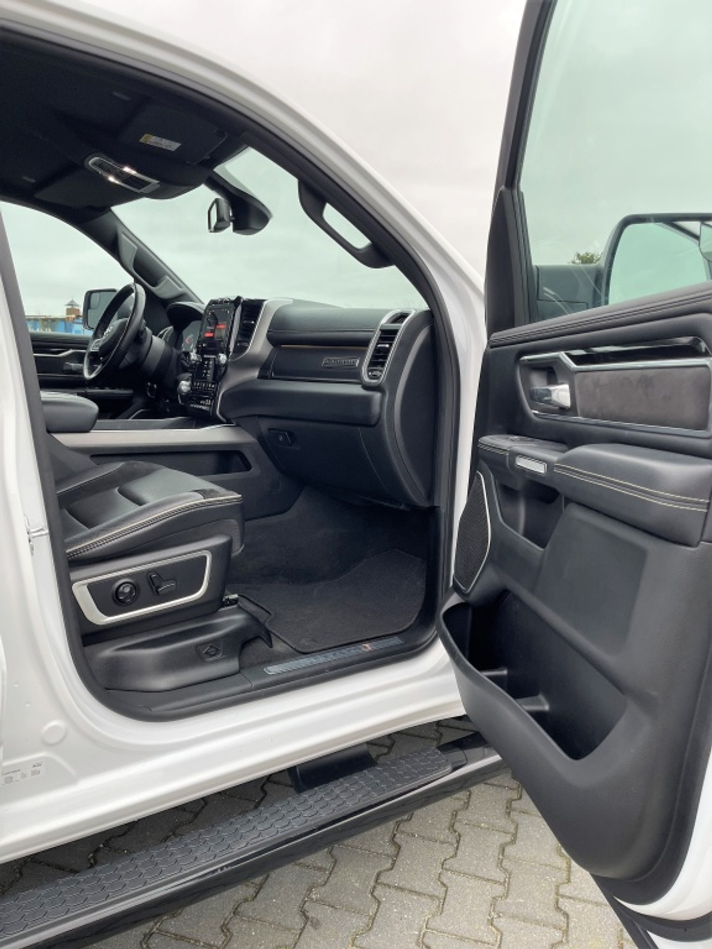 Foto van Ram Ram 1500 Laramie