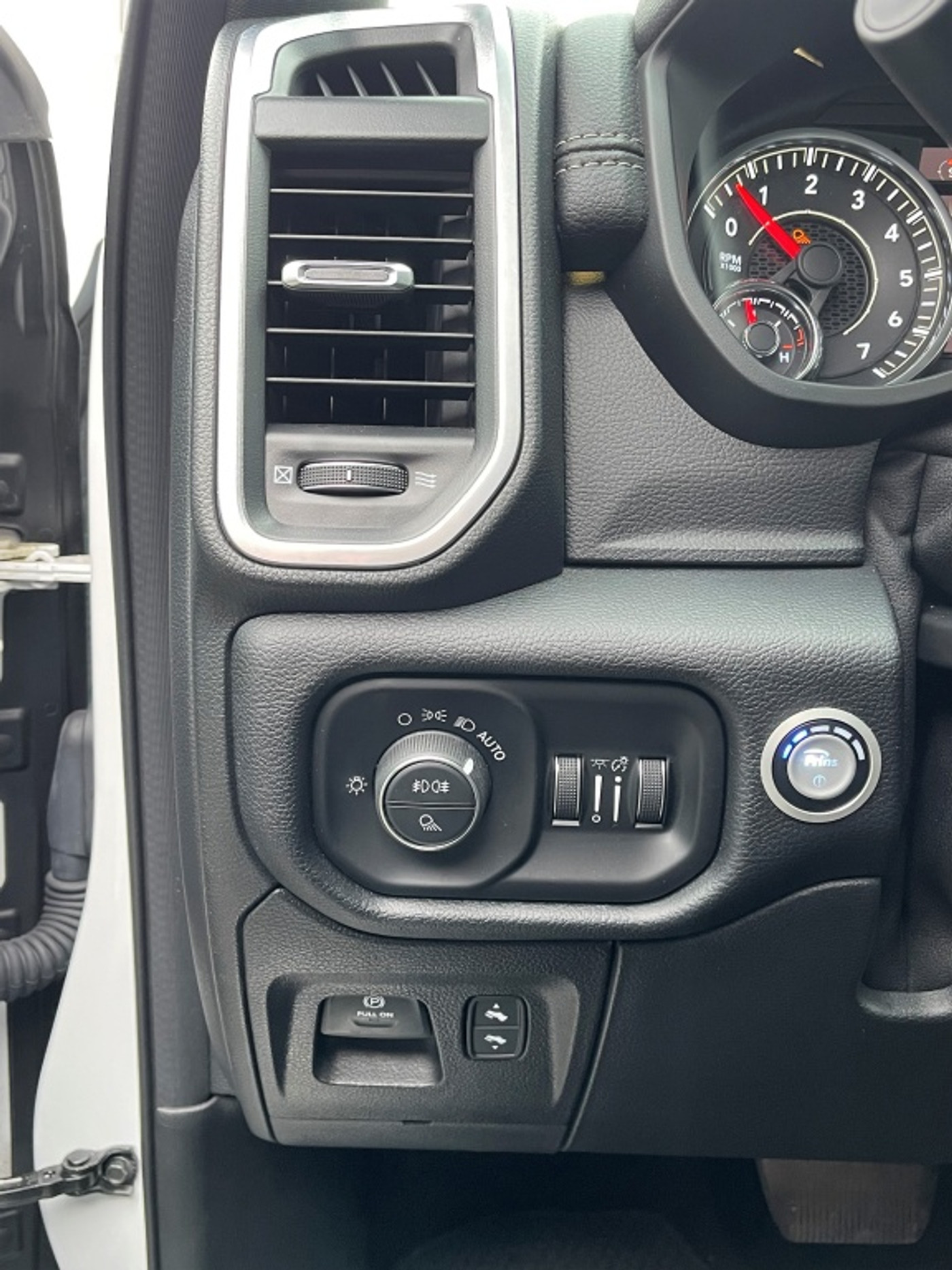 Foto van Ram Ram 1500 Laramie