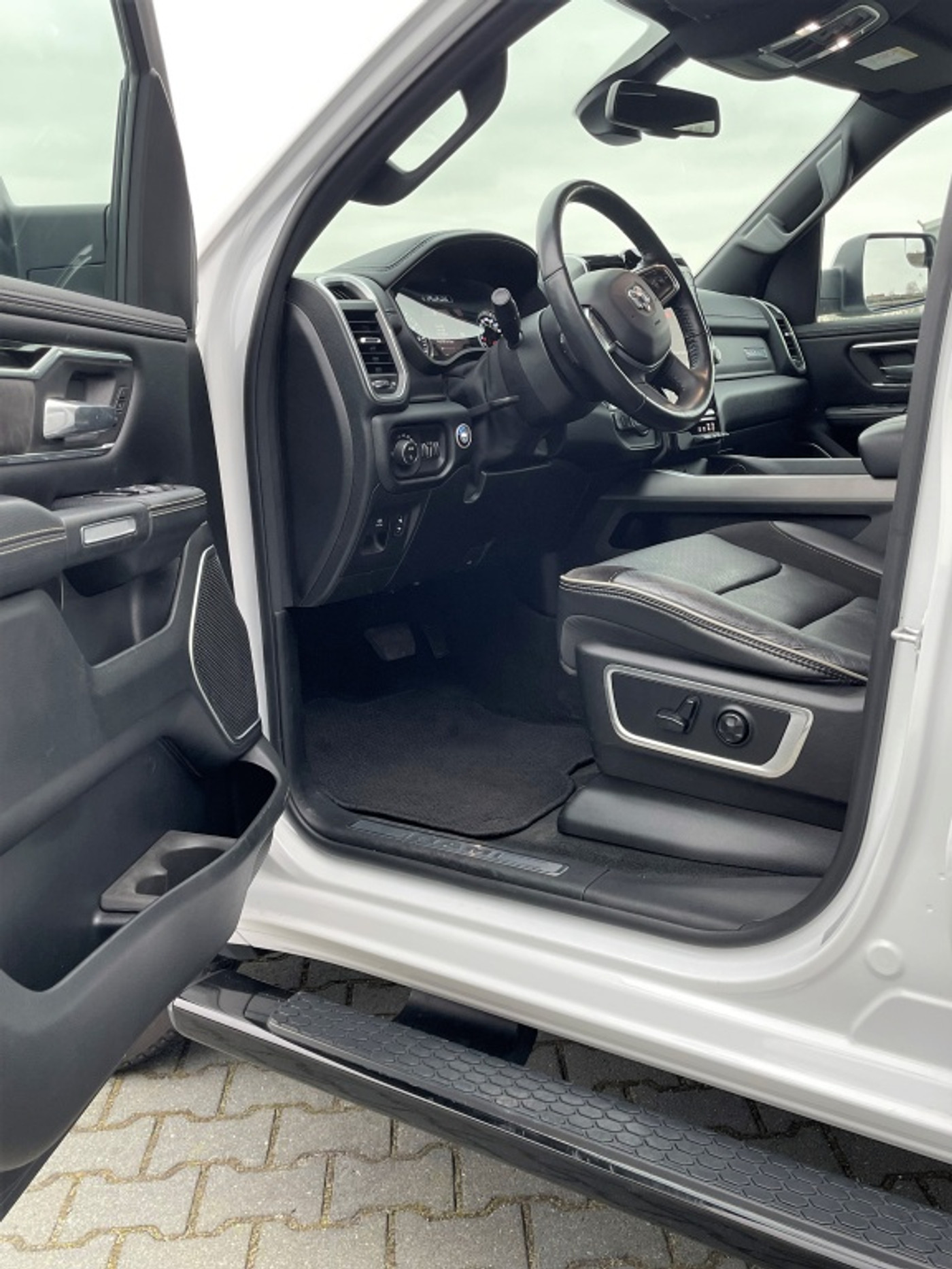 Foto van Ram Ram 1500 Laramie
