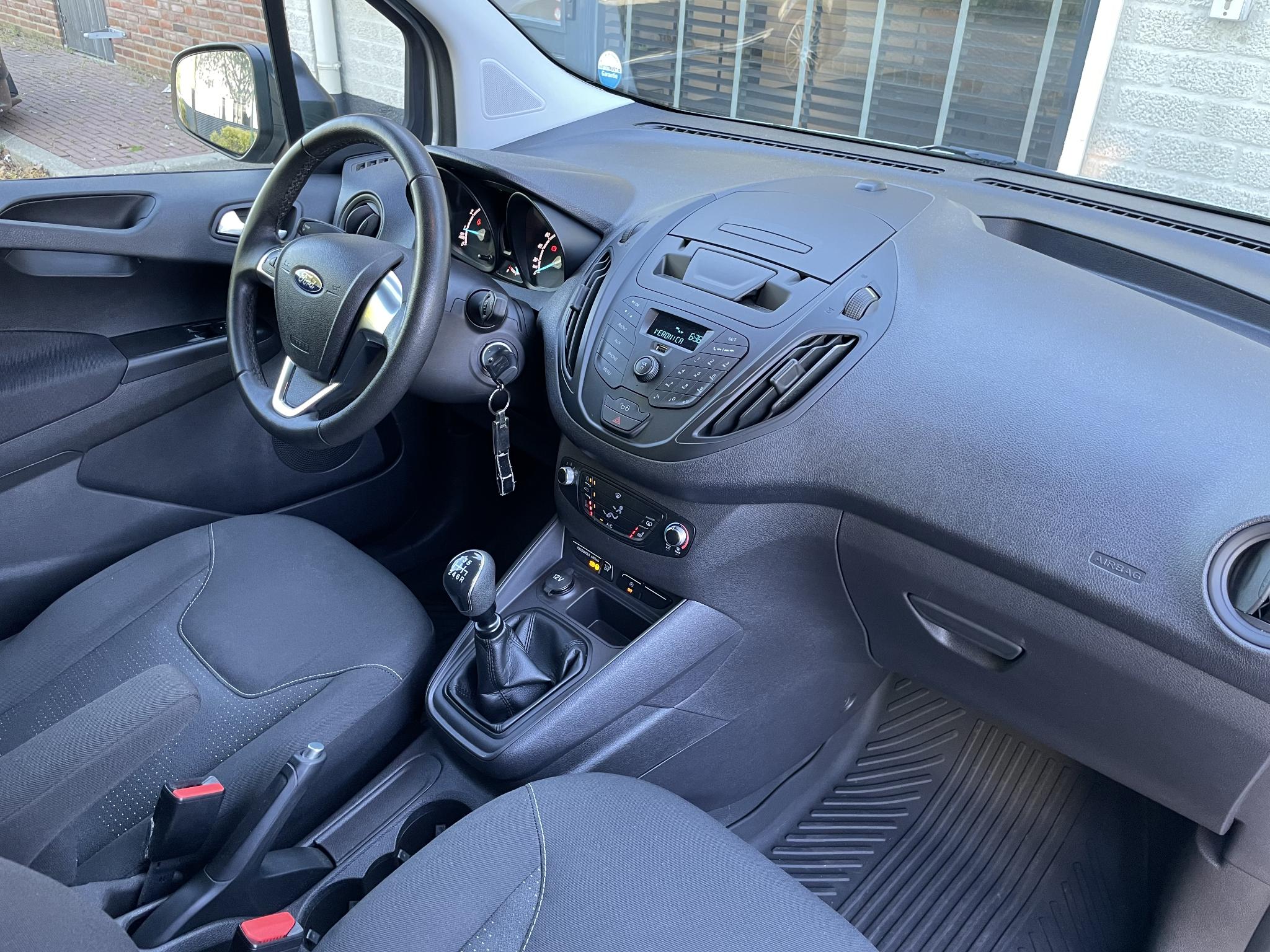 Foto van Ford Transit Courier