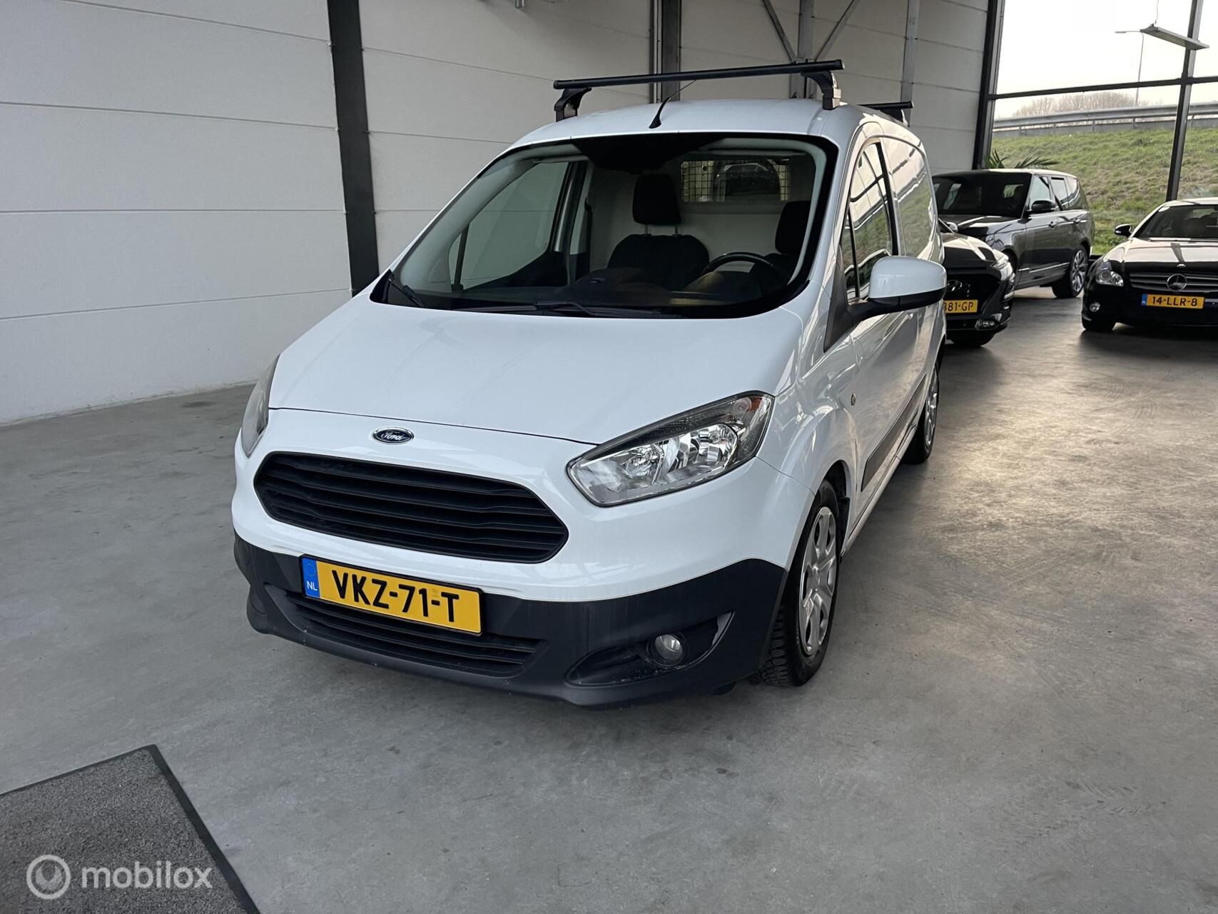 Ford Transit Courier 1.6 TDCI Trend 2016 - voorkant