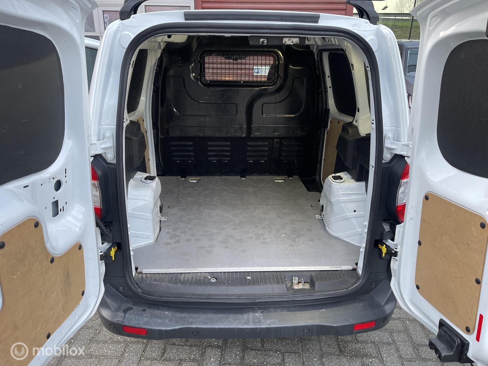 Foto van Ford Transit Courier