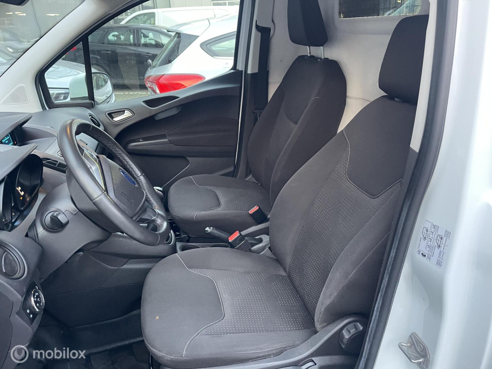 Foto van Ford Transit Courier