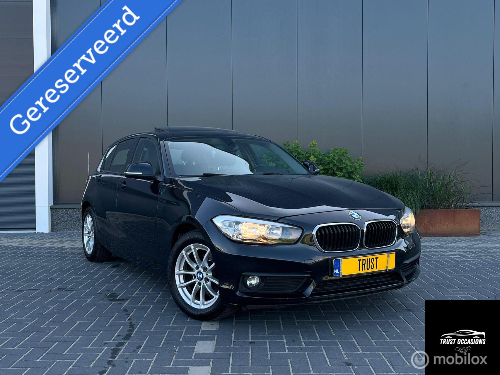 BMW 1-serie 116 M-pakket Sport NAVI KEYLESS LED LEER NAP 2015 - voorkant
