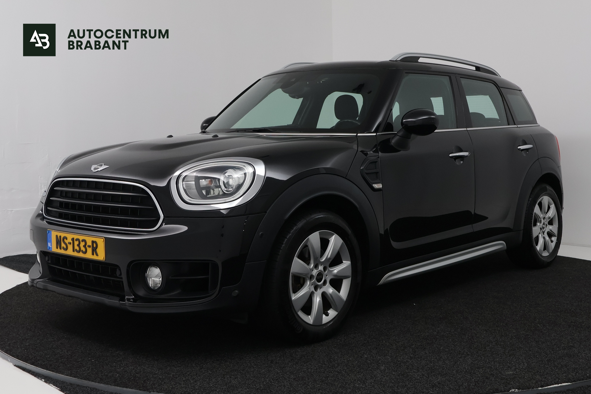 Mini Countryman 1.5 Cooper Salt (STOELVERWARMING, NAVIGATIE, CRUISE CONTROL, PARKEERSENSOREN) 2017 - voorkant