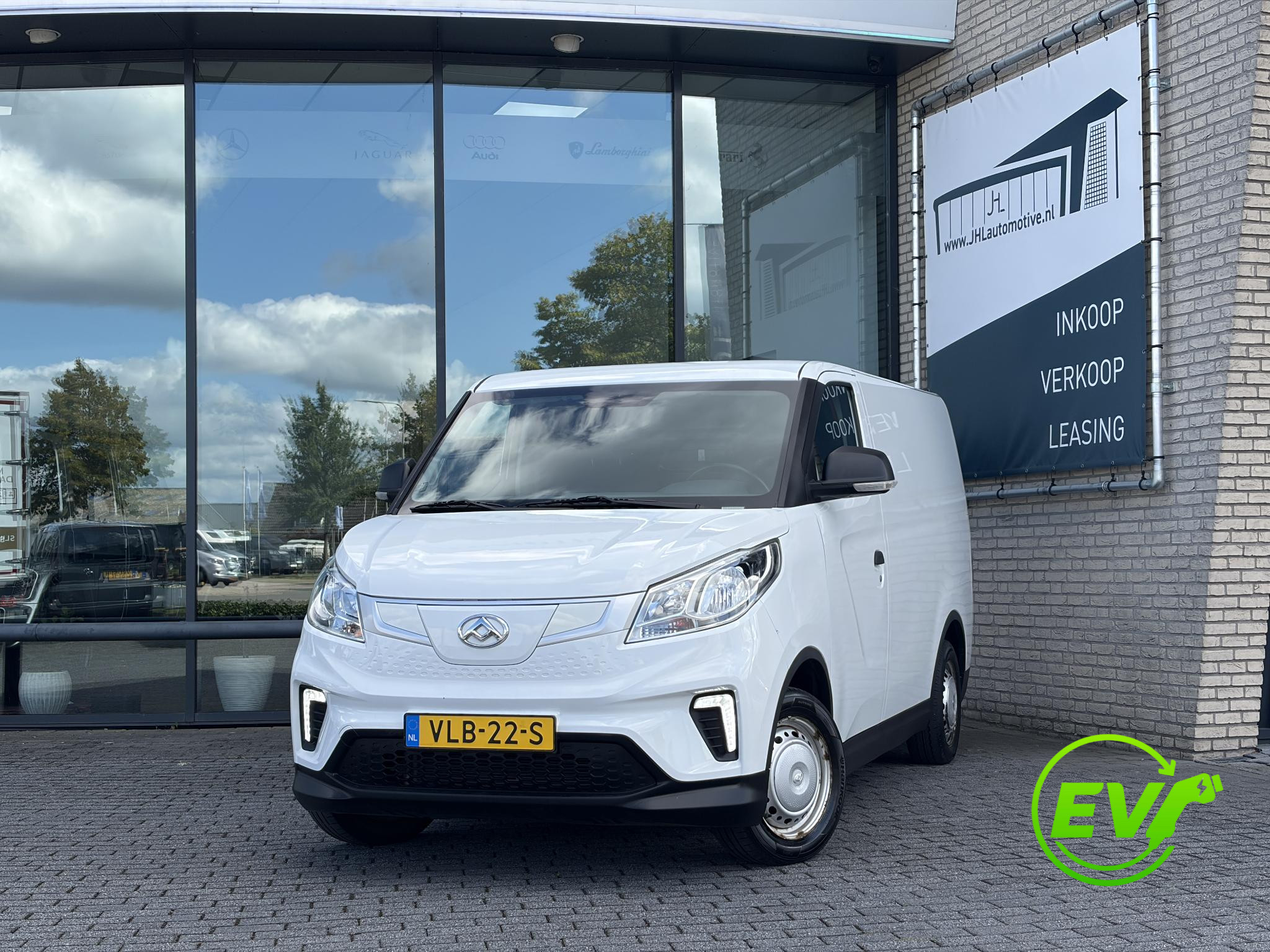 Maxus Maxus E-deliver 3 SWB 53 kWh*A/C*CRUISE*CAM*CARPLAY*PDC* 2021 - voorkant