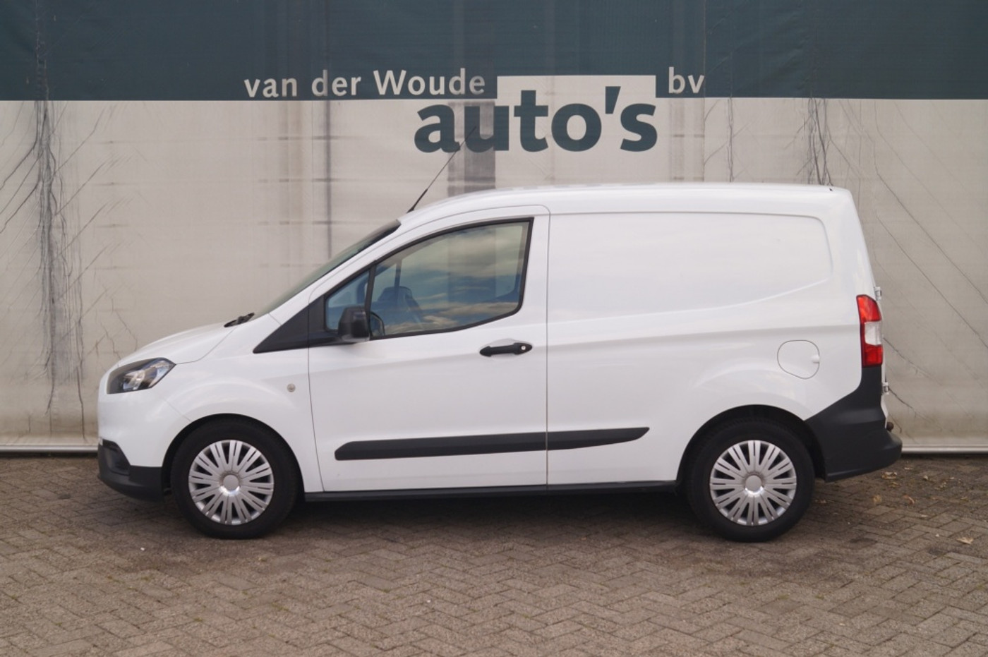 Ford Transit Courier 1.5 TDCI Trend Dura 2022 - voorkant