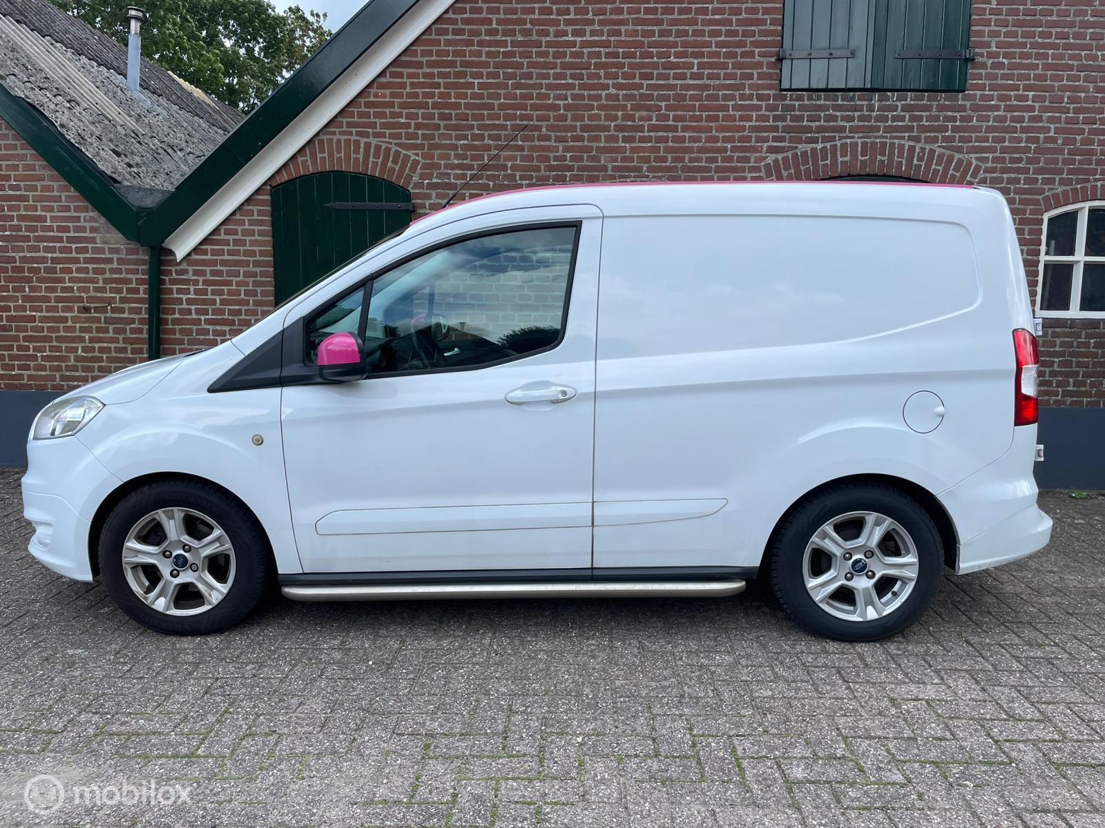 Foto van Ford Transit Courier