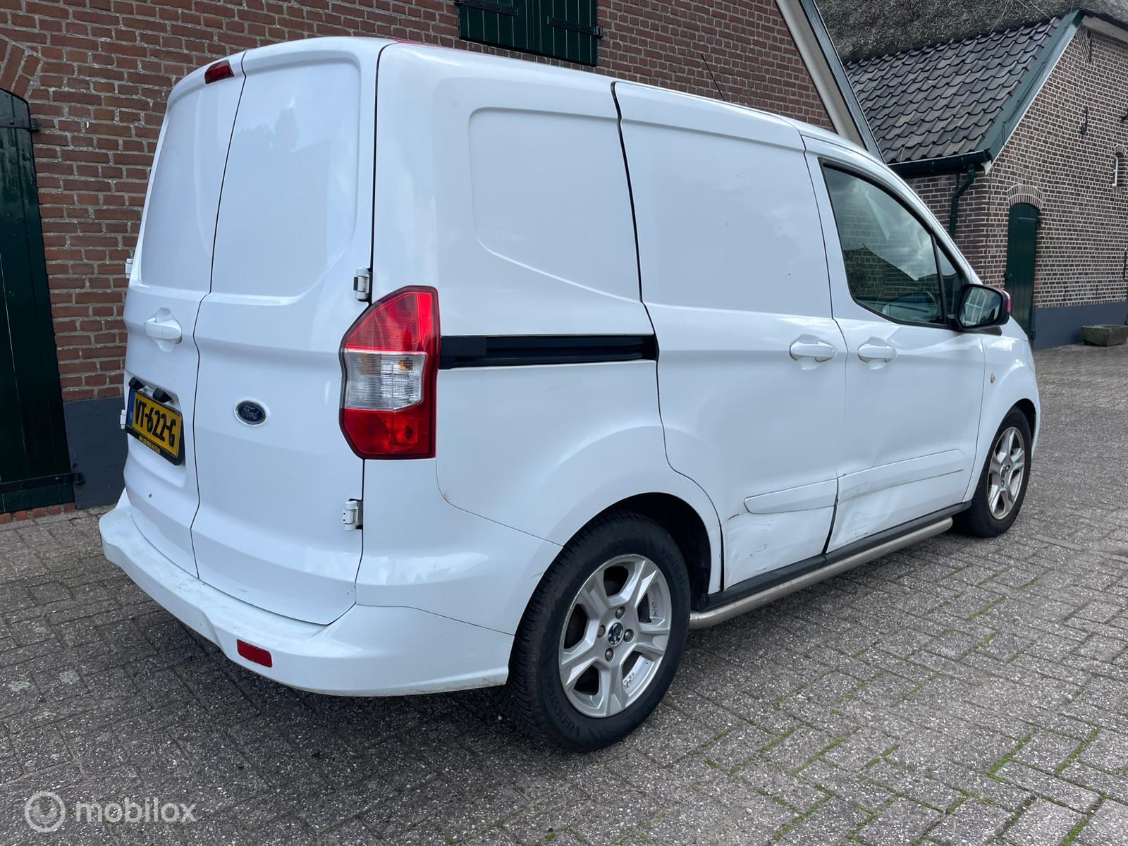 Foto van Ford Transit Courier