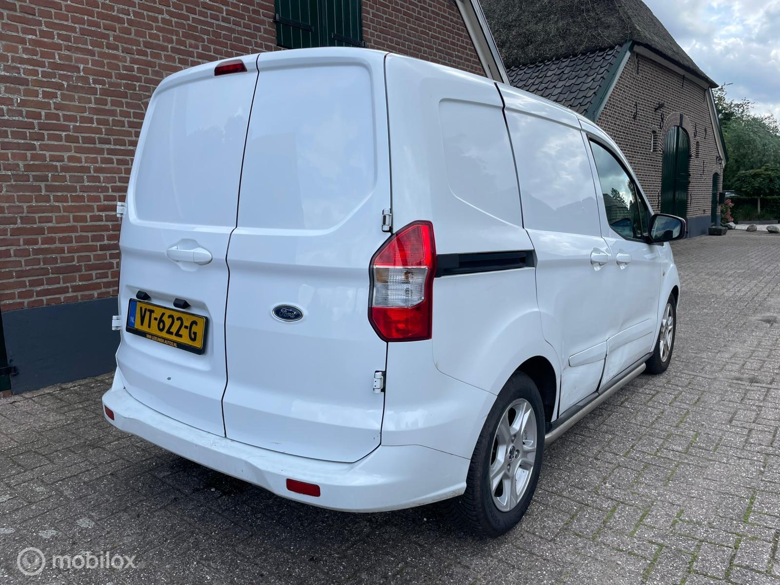 Foto van Ford Transit Courier