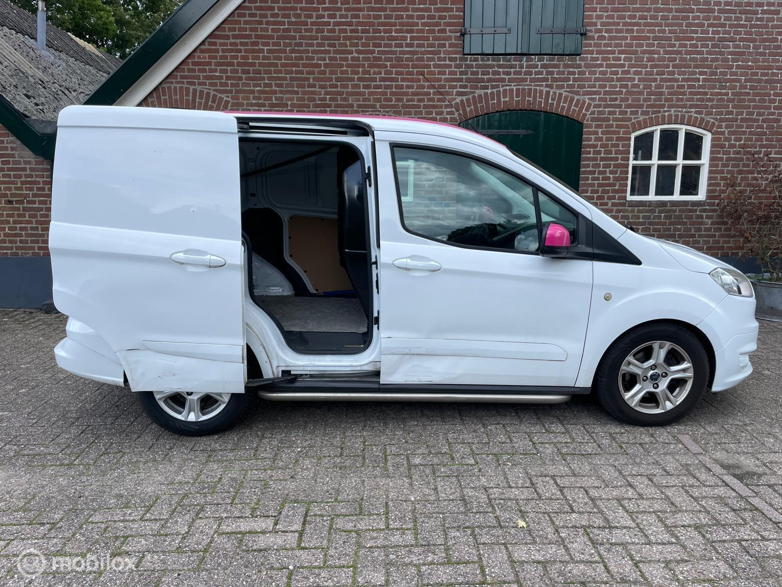 Foto van Ford Transit Courier