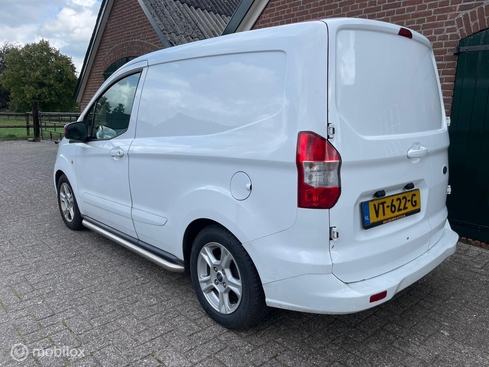 Foto van Ford Transit Courier