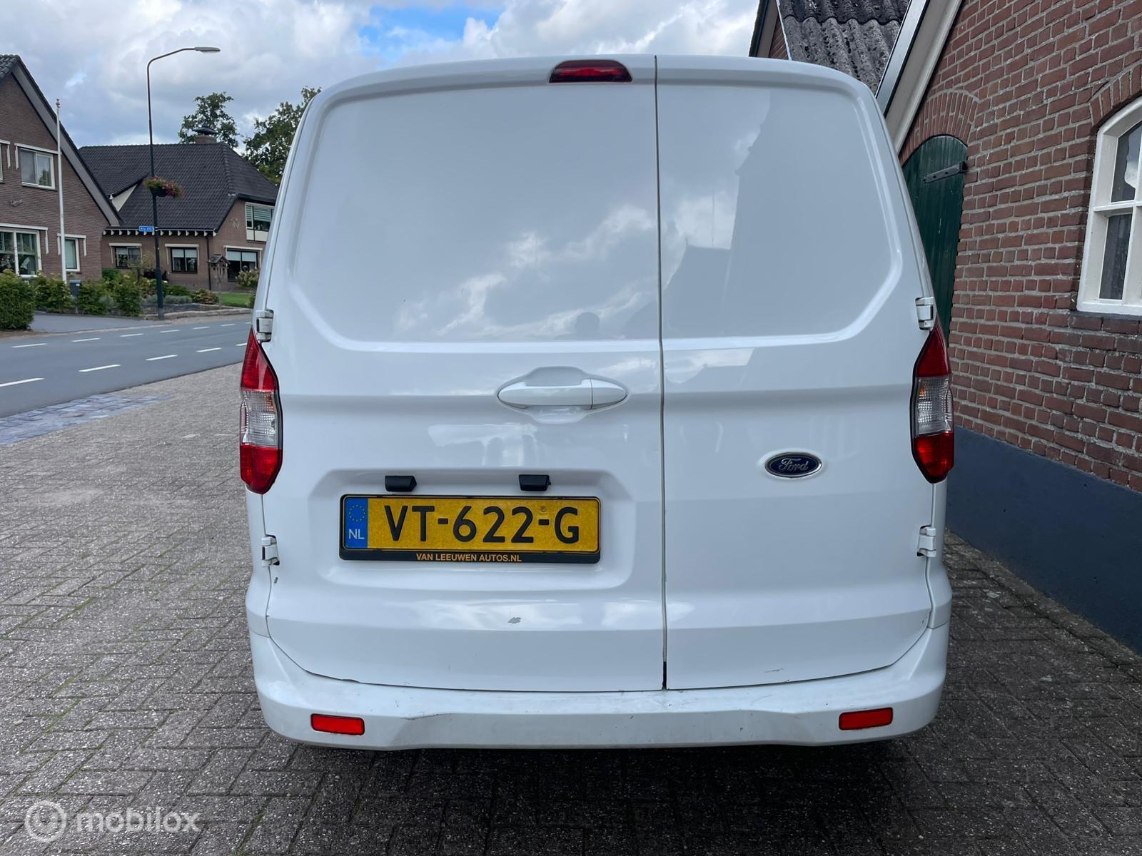 Foto van Ford Transit Courier