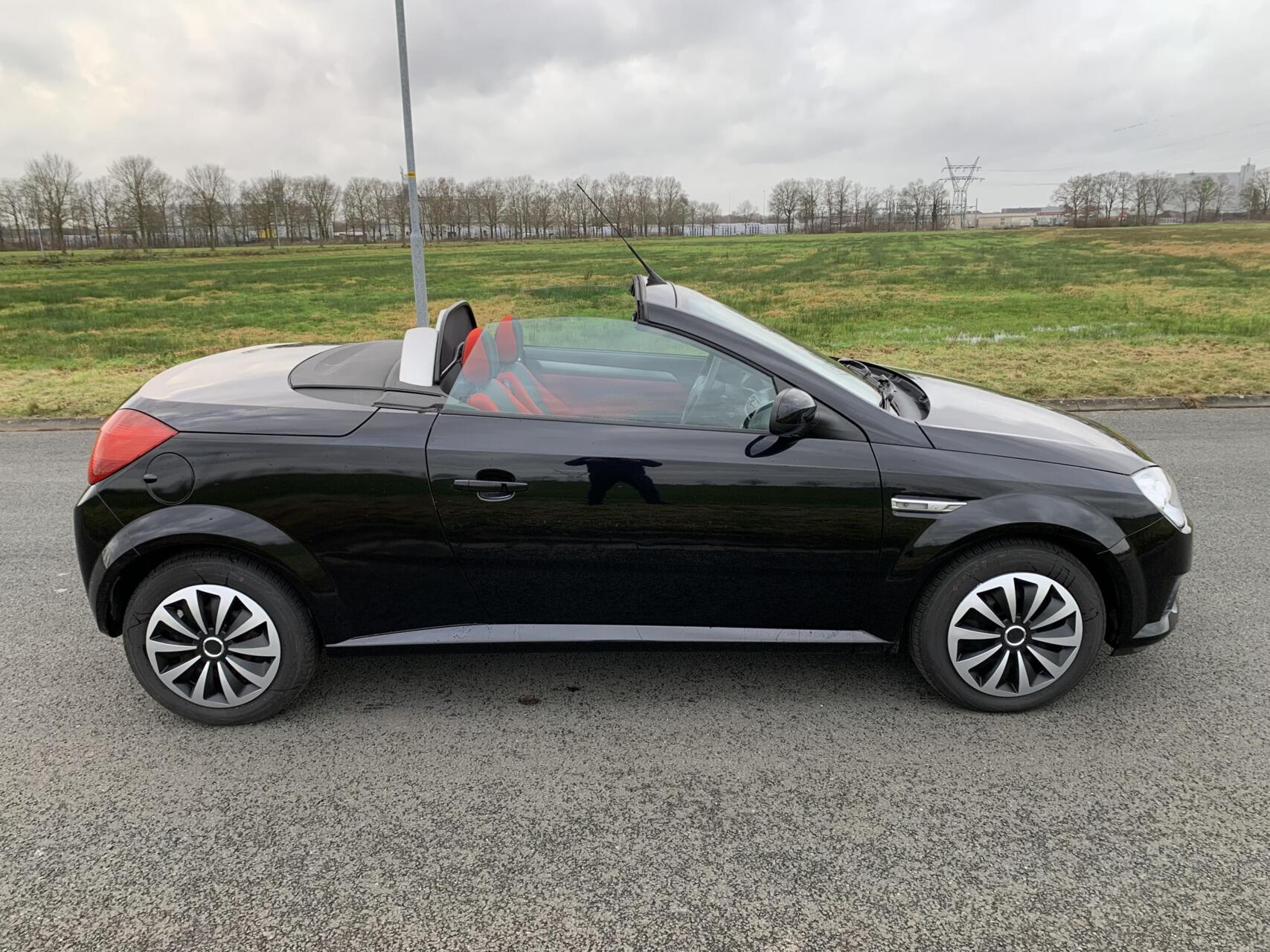 Foto van Opel Tigra Twintop