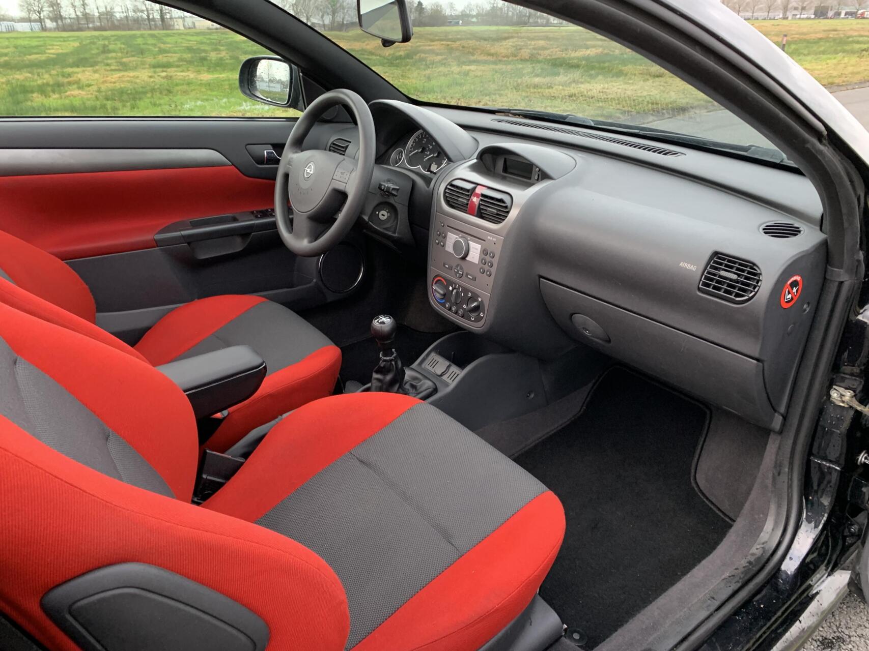 Foto van Opel Tigra Twintop