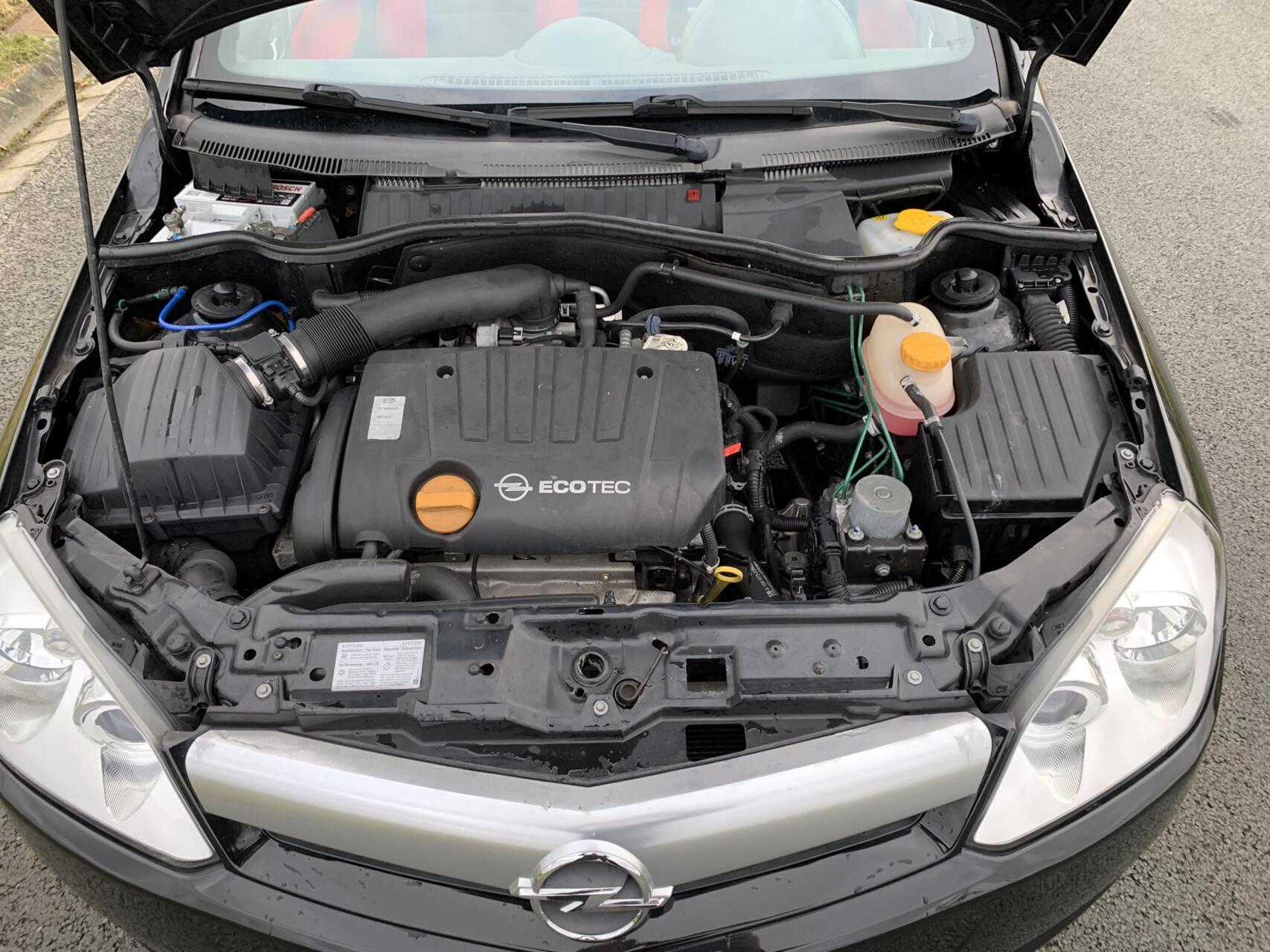 Foto van Opel Tigra Twintop