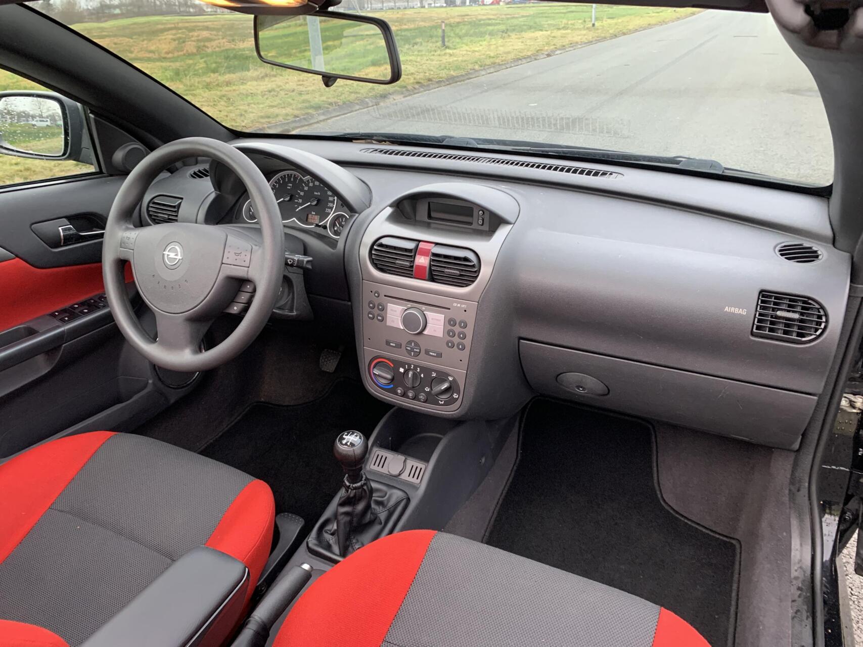Foto van Opel Tigra Twintop