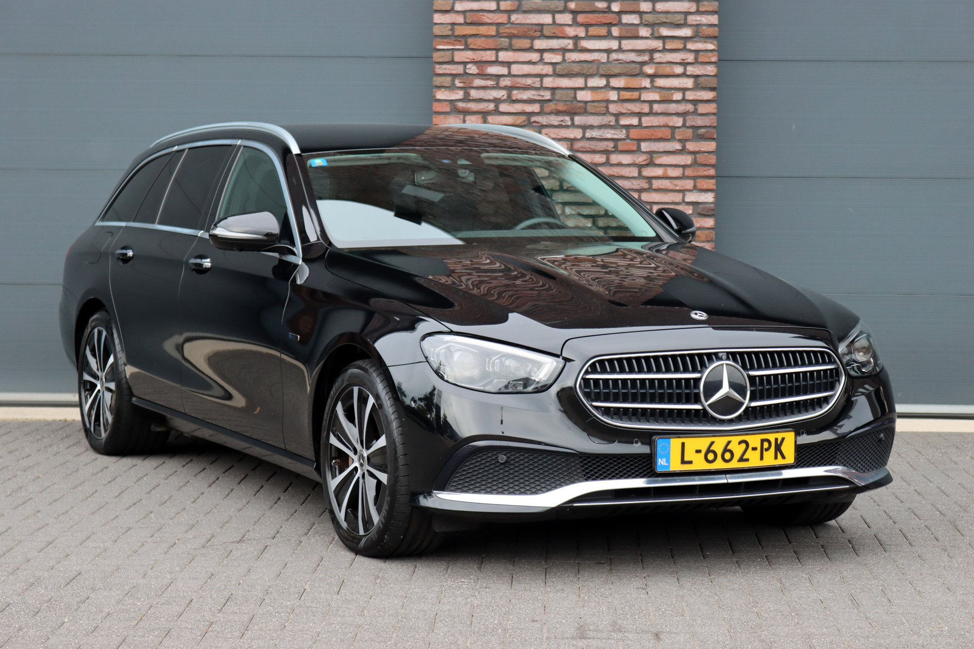 Foto van Mercedes-Benz E 300 E