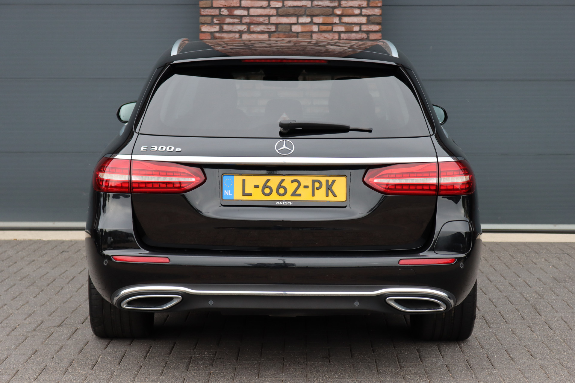 Foto van Mercedes-Benz E 300 E