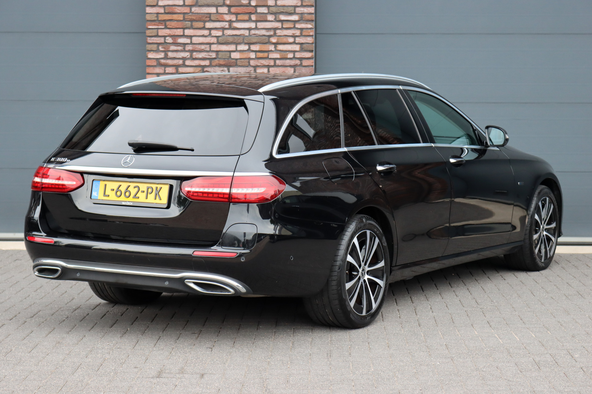 Foto van Mercedes-Benz E 300 E
