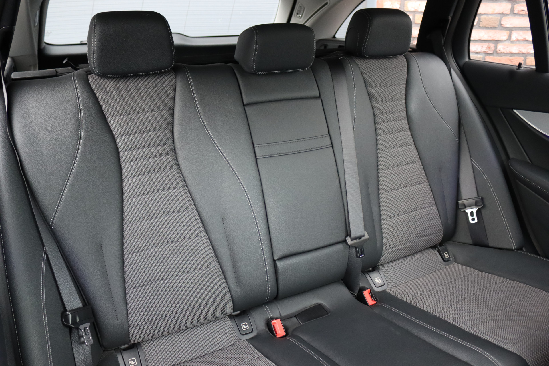 Foto van Mercedes-Benz E 300 E