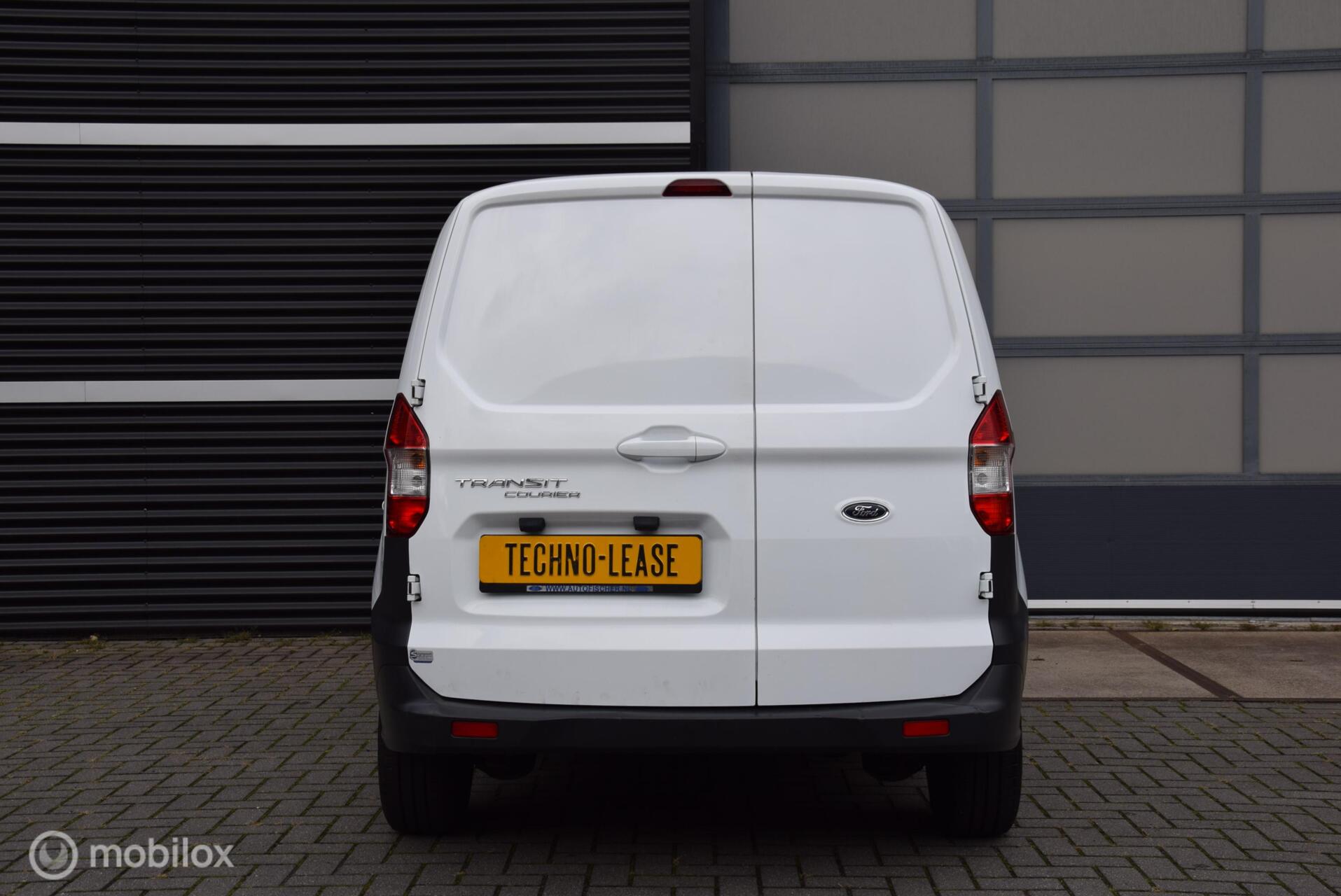 Foto van Ford Transit Courier