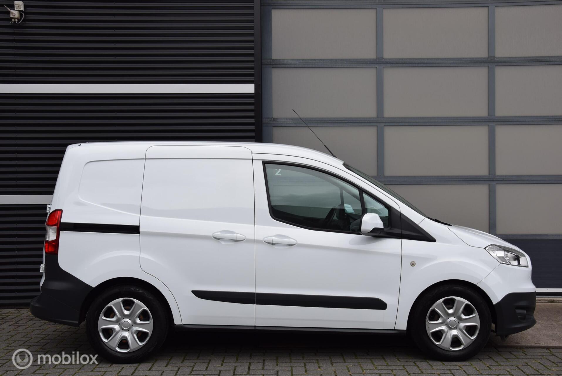 Foto van Ford Transit Courier